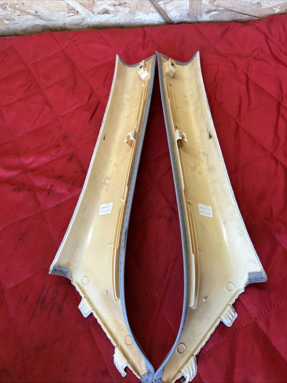 BMW E90 3 Series 4dr Front Left & Right A Pillar Cloth Trim 7058332 7058331 GREY