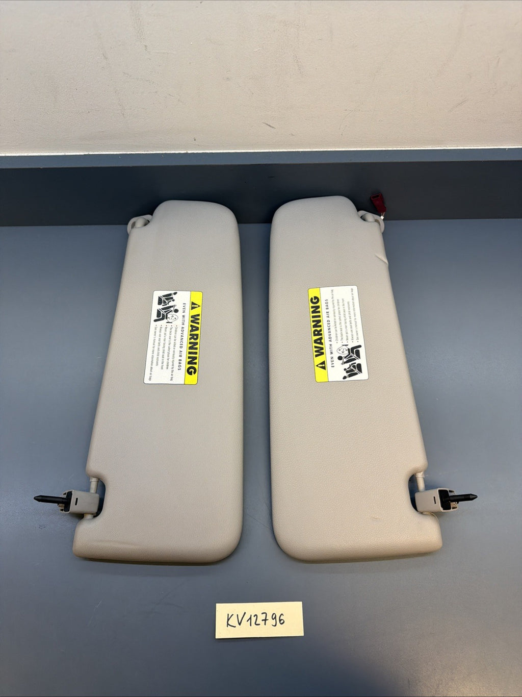 BMW E90 E91 E92 E93 Sun Visor Set OEM – Driver & Passenger 6905983 GRAY