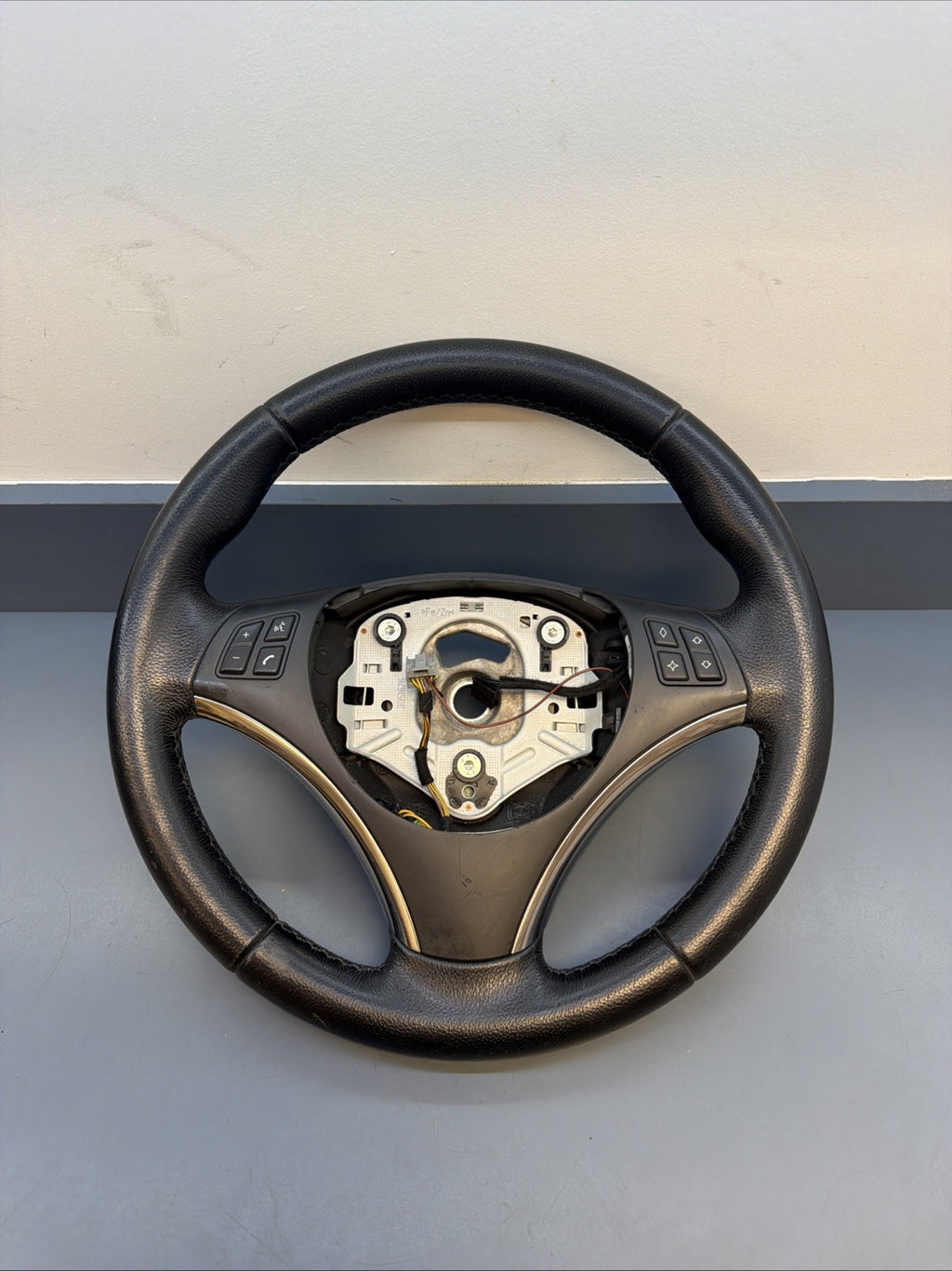 07-11 OEM BMW E90 E92 E93 X1 335 Sport Black Leather Steering Wheel 6772148