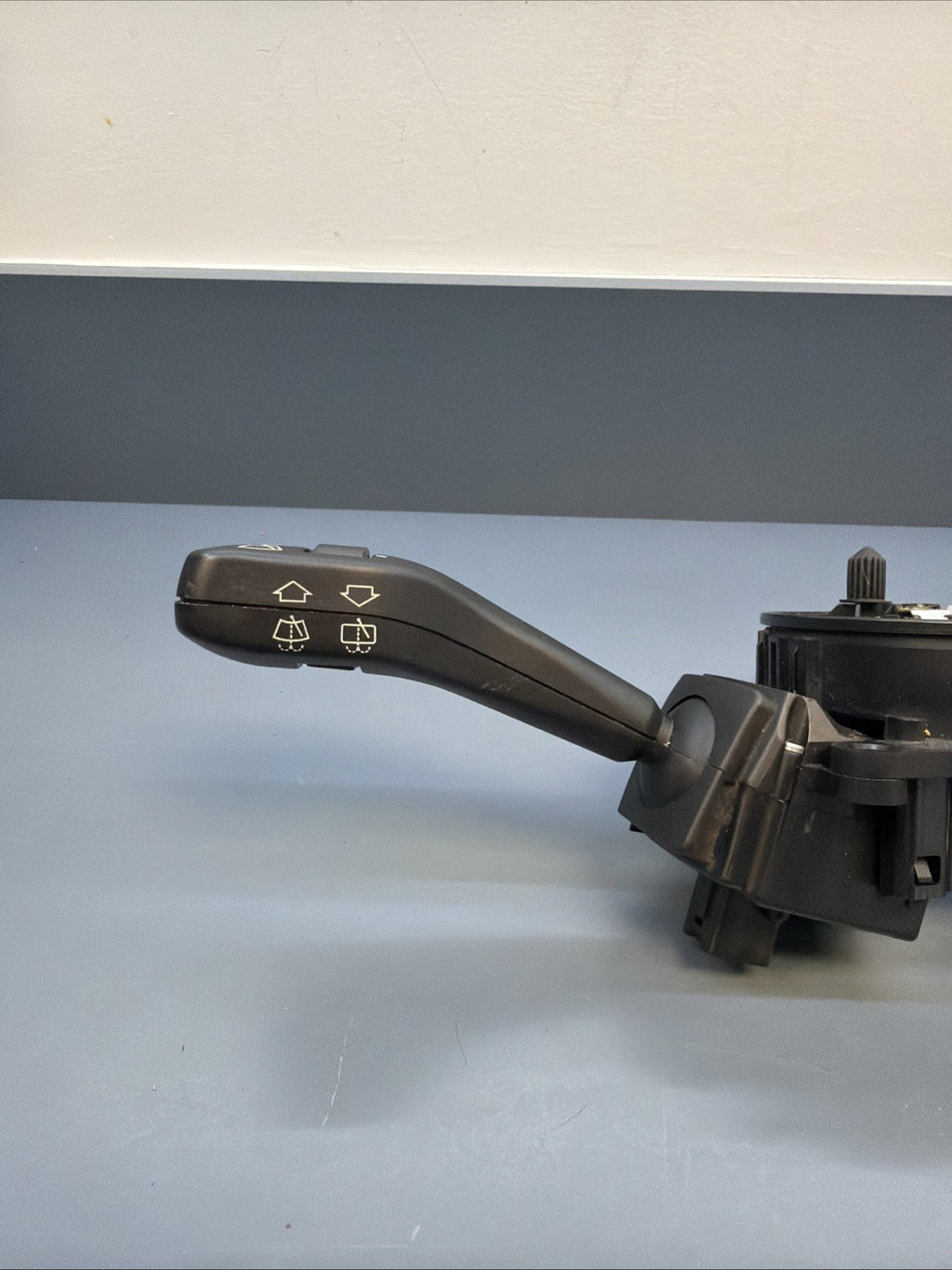 BMW X3 E83 Switch Gear Indicator Wiper Lights Stalk 83774889