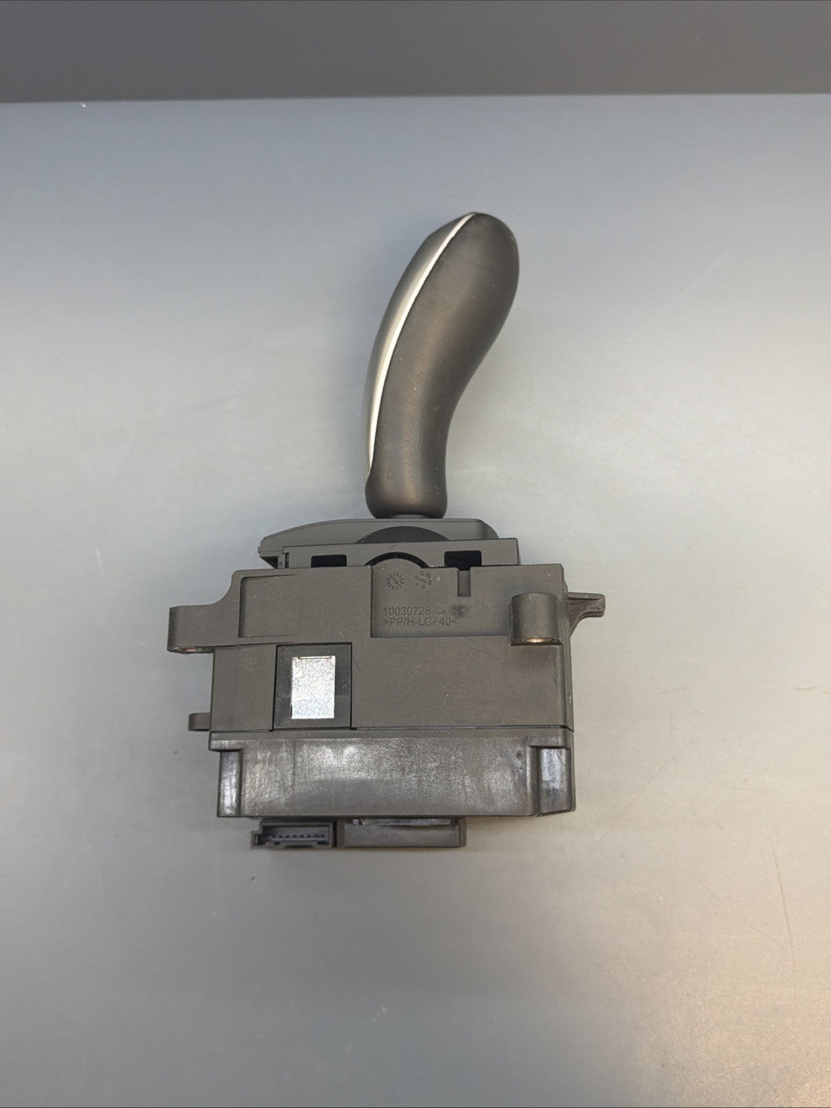 10-18 BMW F01 F07 F10 F25 Automatic Transmission Gear Selector Shifter 9218101
