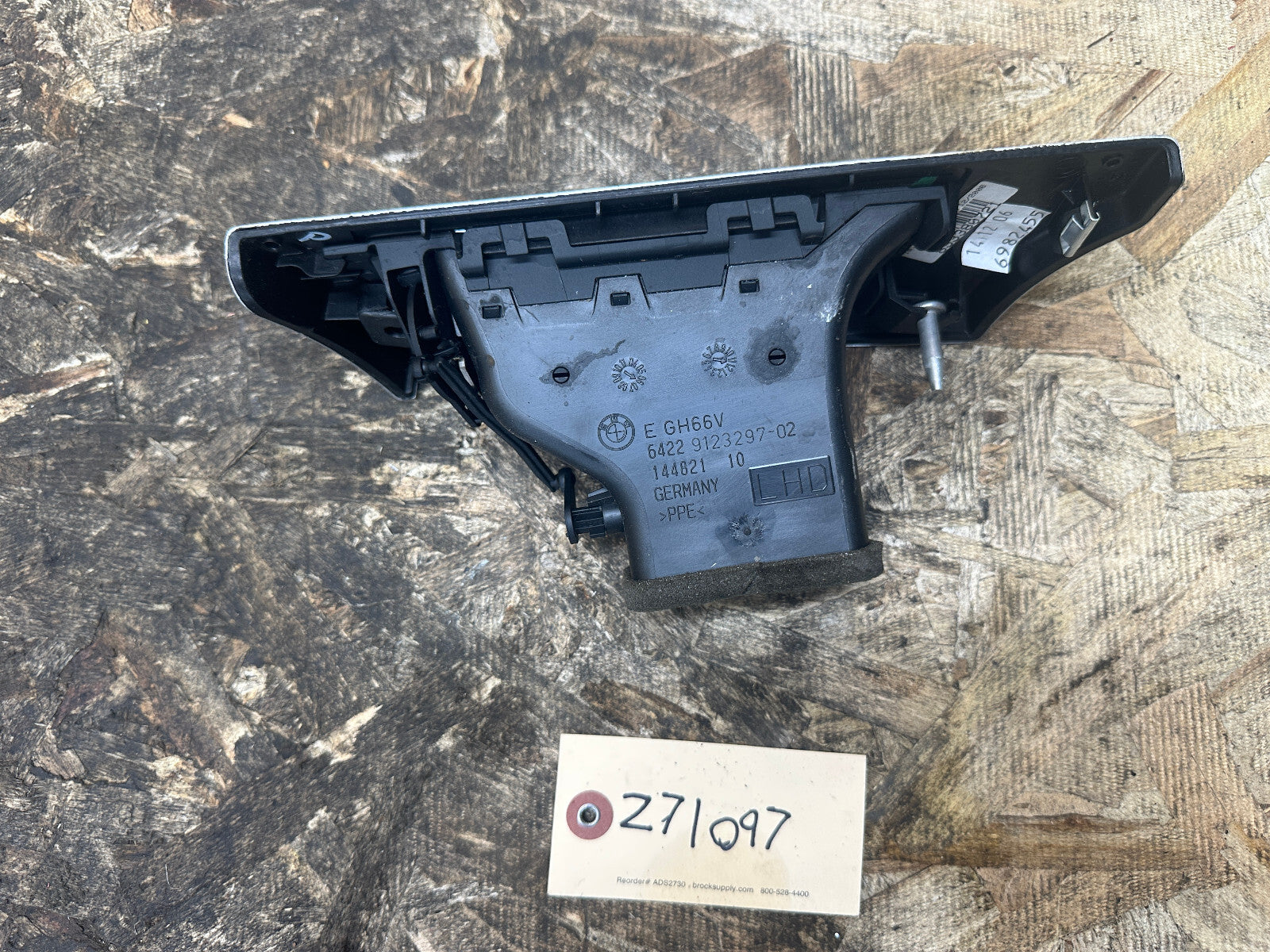 BMW 04-11 E90 3 SERIES FRONT LEFT DRIVER SIDE AIR VENT ALUMINUM TRIM 9123297
