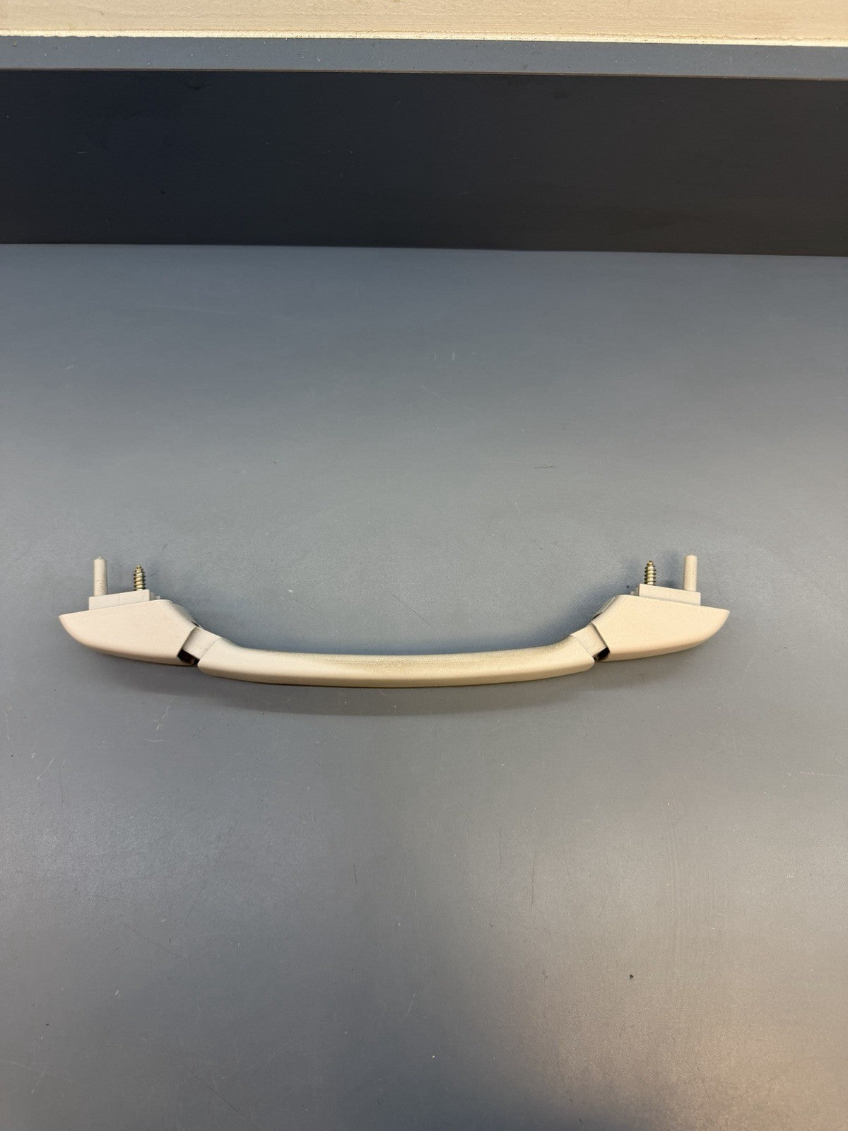 BMW 3 SERIES E46 98-06 REAR DRIVER OFFSIDE RIGHT GRAB HANDLE 8231324