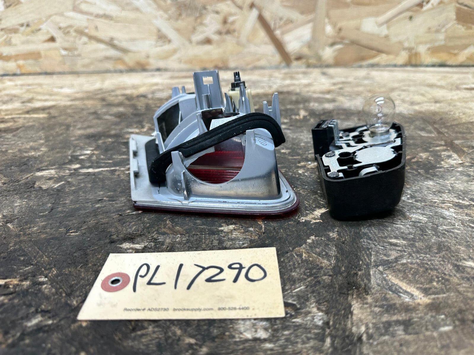BMW 98-06 E46 3 SERIES INNER TRUNK LEFT+RIGHT TAIL LIGHTS 2PC 6920706+6920705