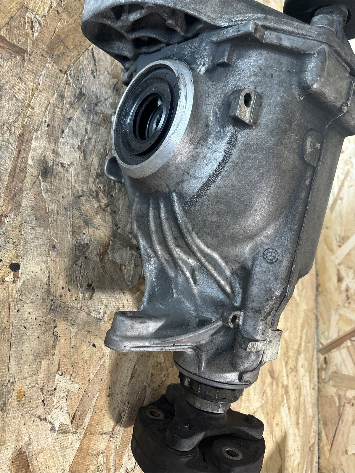 BMW F10 528 REAR DIFFERENTIAL 5 SERIES 3.23 FINAL DRIVE 7584444