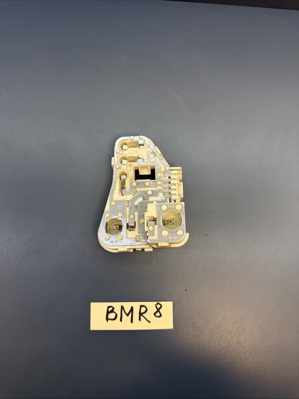 2009-11 BMW E90 328i Rear Left Side Taillight Light Bulb Socket Panel 7211213