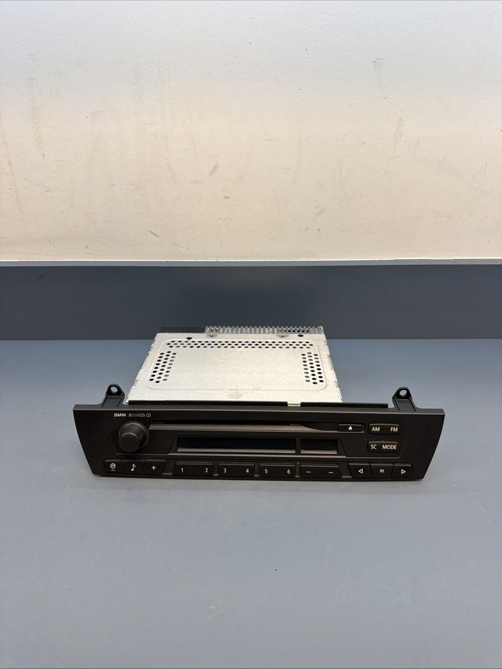 2004-2010 BMW X3 E83 - Radio Stereo Head Unit CD Player OEM 6976888