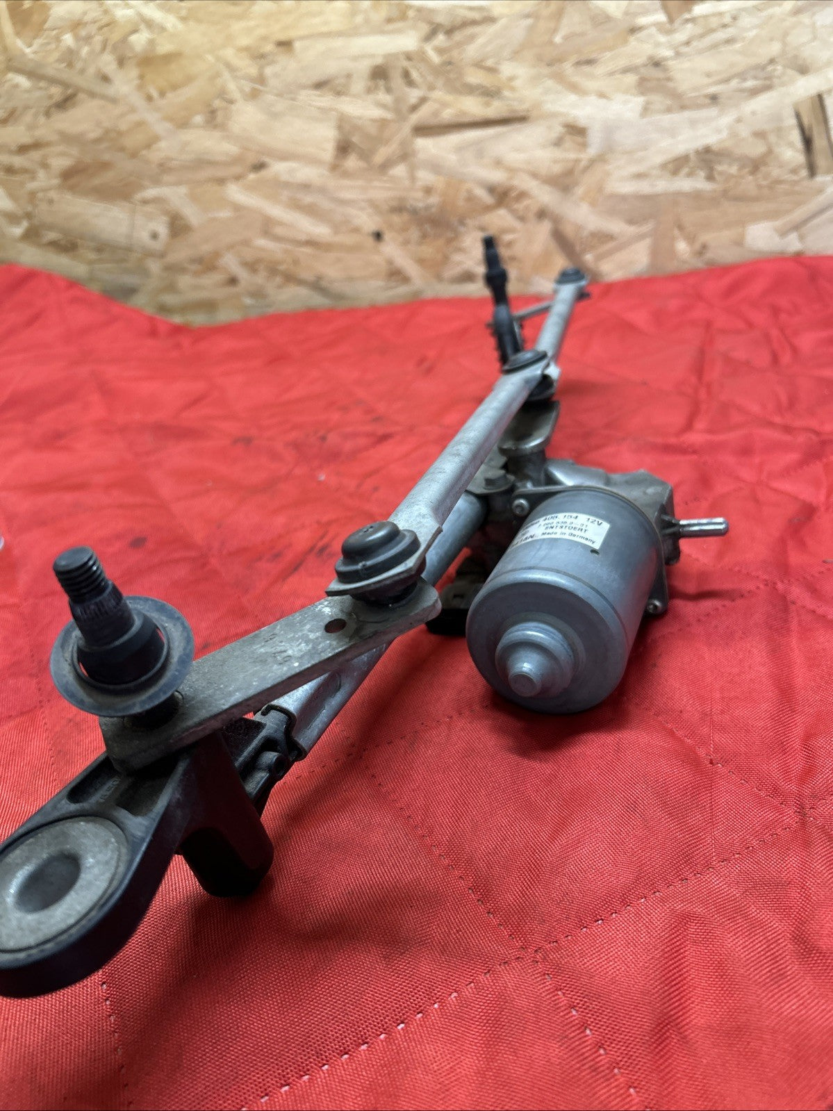 2007 - 2013 BMW X5 E70 Front Windshield Wiper Motor Assembly 7200535 OEM