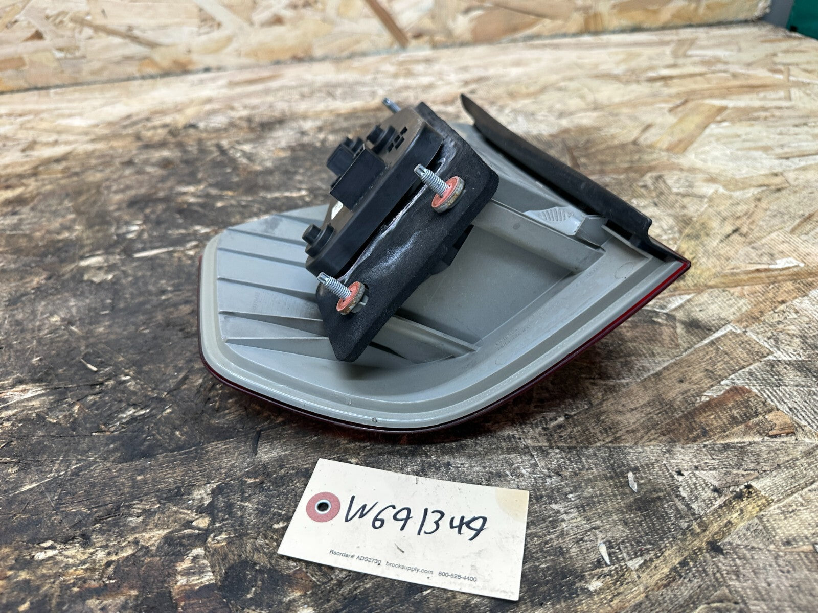BMW 2003-2006 E83 X3 PRE LCI REAR LEFT+RIGHT OUTER TAIL LIGHT SET OEM 3404103+4