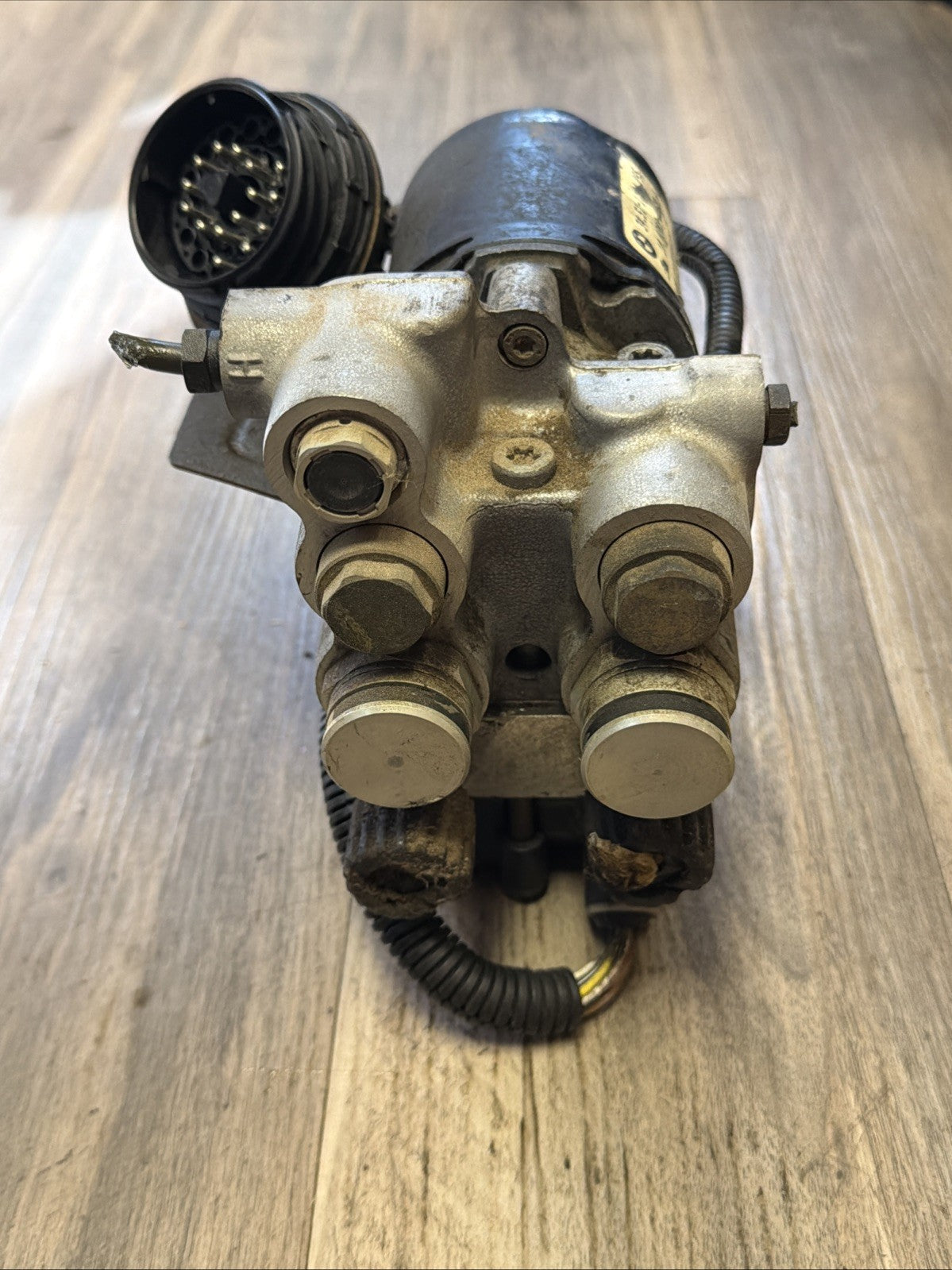 1998 BMW 328i Pump Anti-Lock Brake Assembly Module TRAC CTRLl 34511184095 OEM