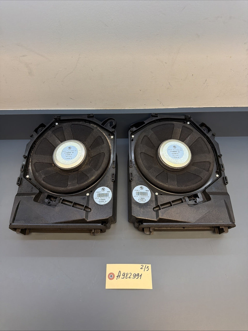 08-13 BMW E92 E90 3 SER FRONT LEFT & RIGHT HI-FI SUBWOOFER SET 9143143 9143144
