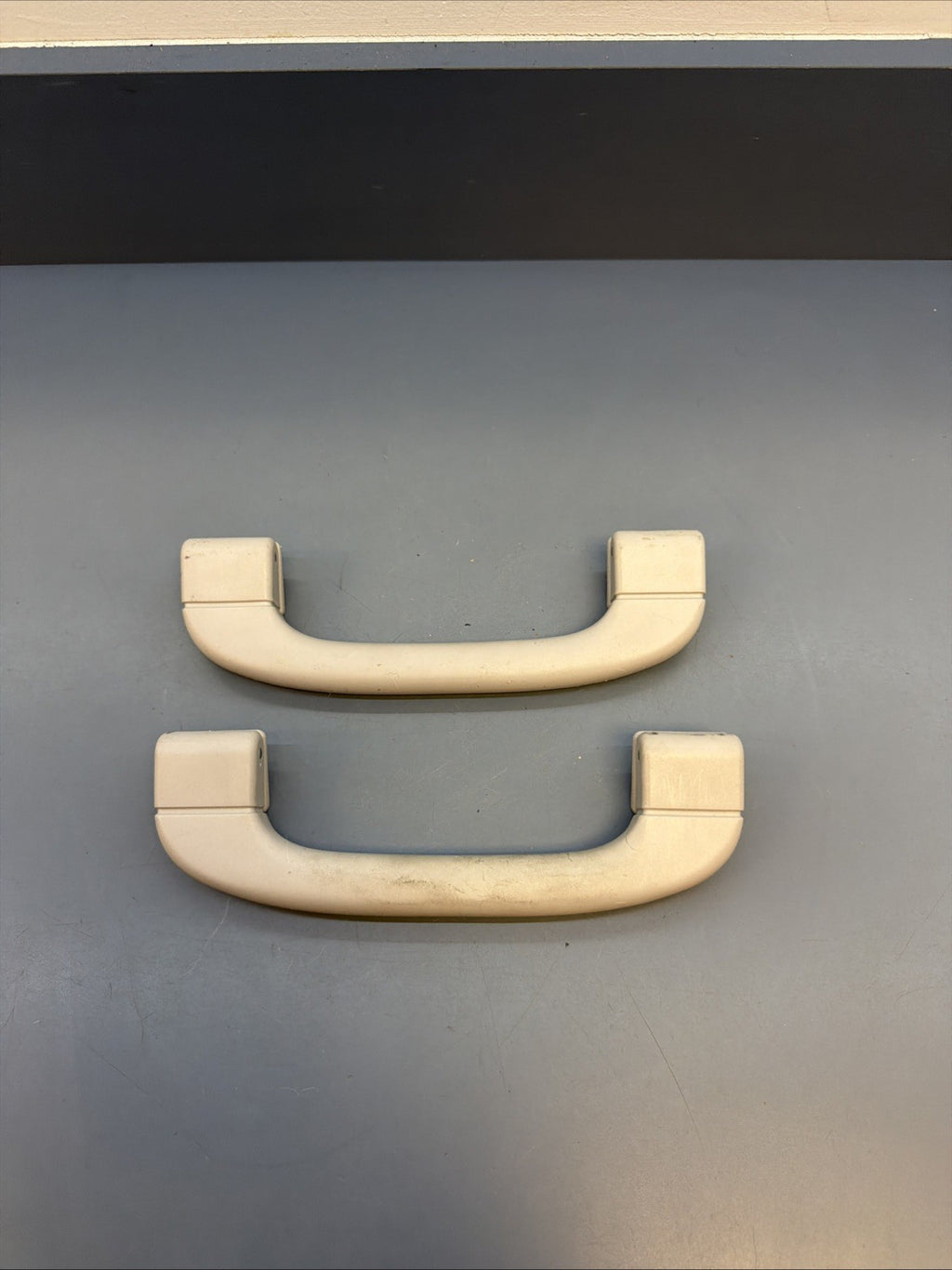 97-03 OEM BMW E39 530i 540i Front Interior Roof Top Grab Handle SET OF 2 GRAY