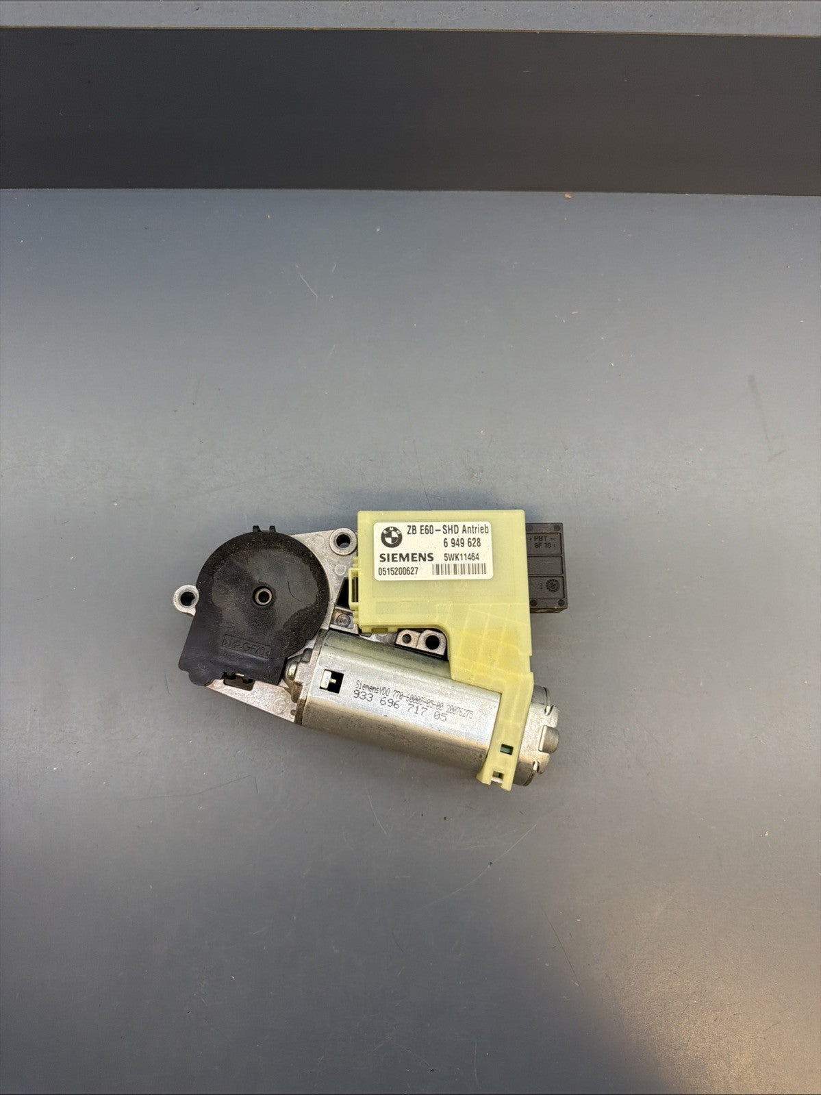 02-08 BMW E60 E65 E66 5 7 SERIES SUNROOF MOTOR 6949628 OEM