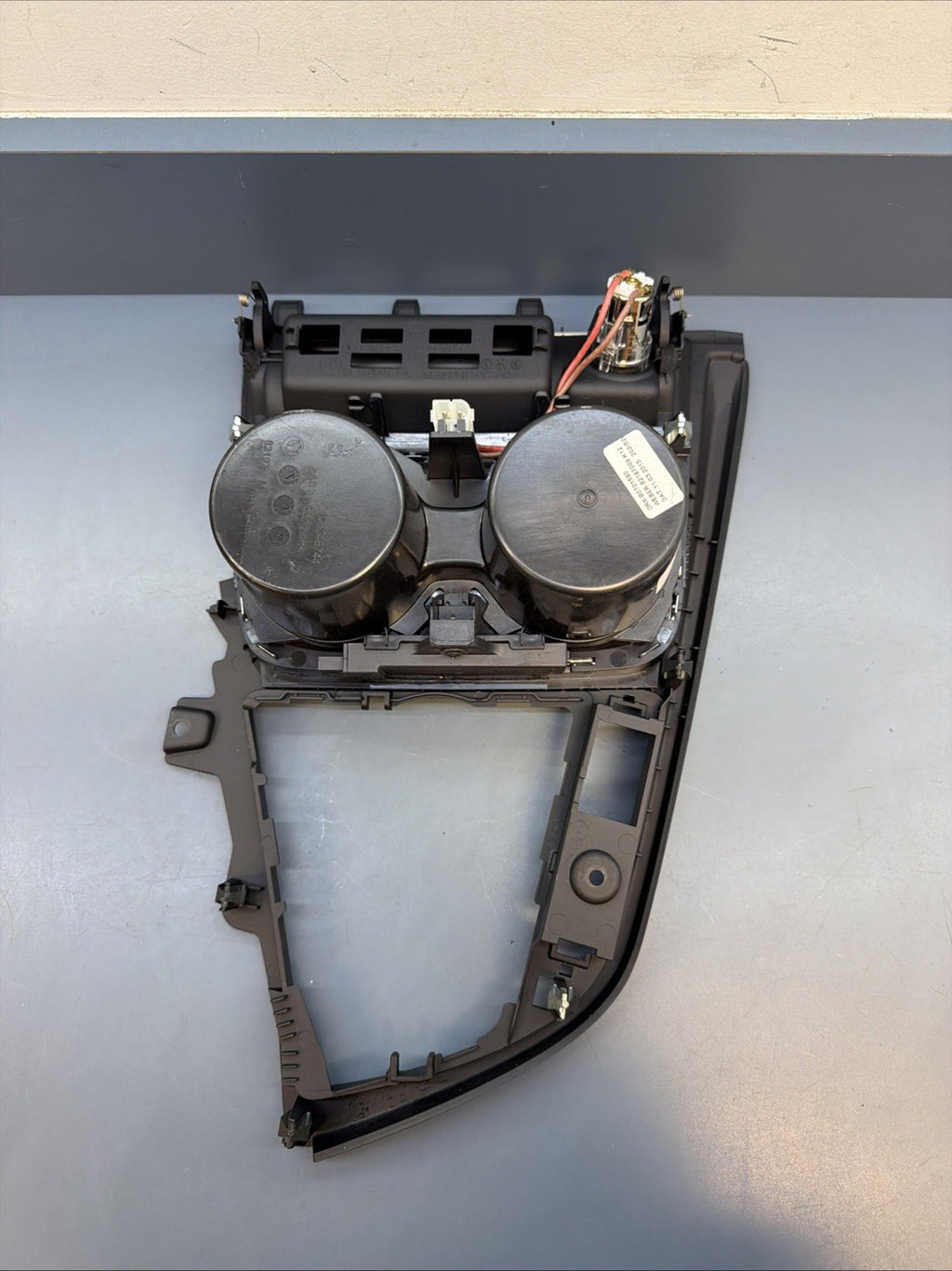 12-18 BMW F30 320i xDrive Center Console Cup Holder Ashtray Panel Trim 9218925
