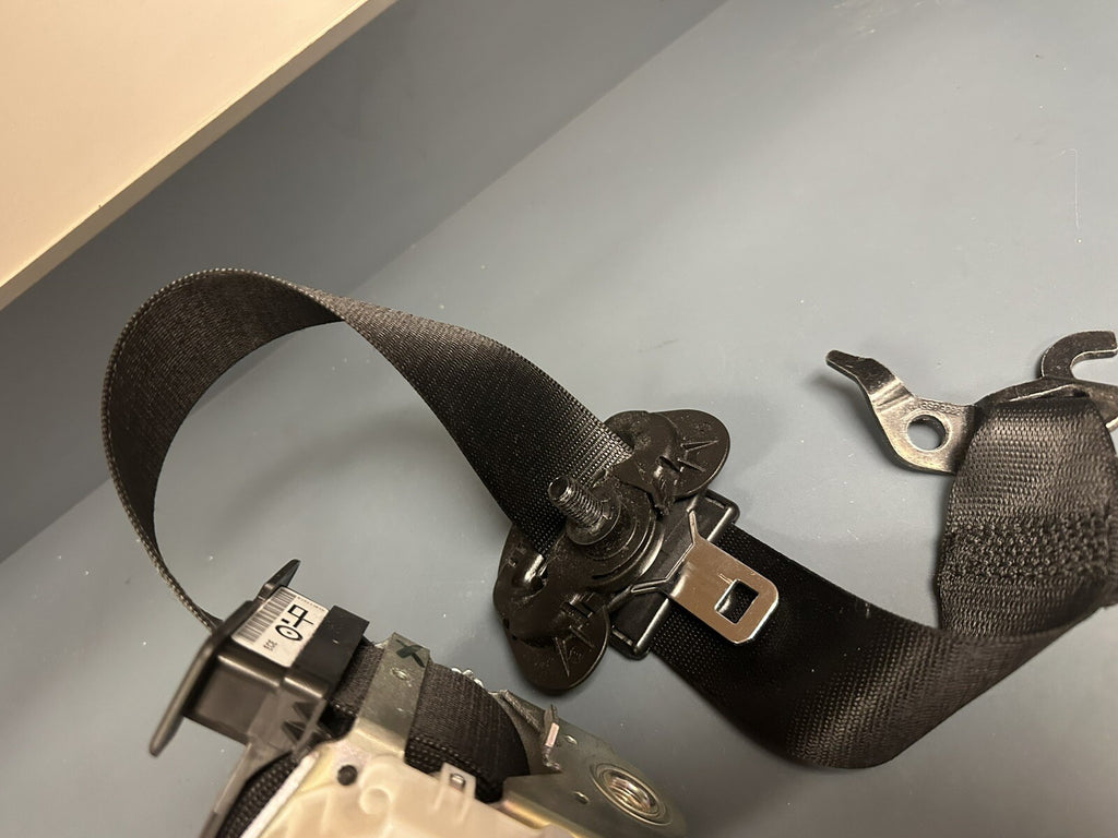 2007 - 2011 BMW 335I E90 Driver Seat Belt Retractor SeatBelt Black  33059848