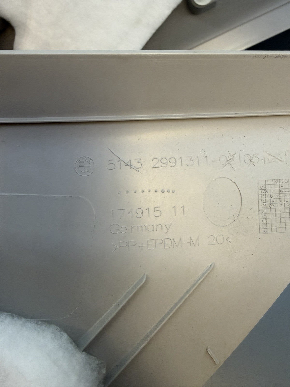 13-15 BMW E84 X1 Rear Left & Right Quarter D-Pillar Trim Pair 2991312 2991311