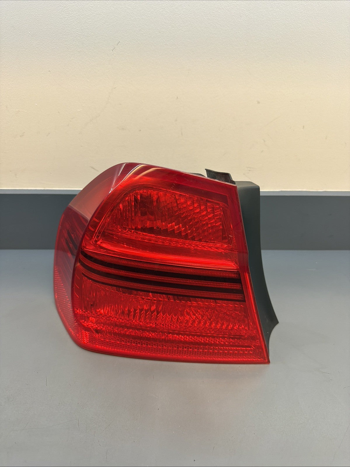 06-08 BMW E90 325i 330i 328i 335i Sedan Left Rear Tail Light Lamp 7161955 PRELCI