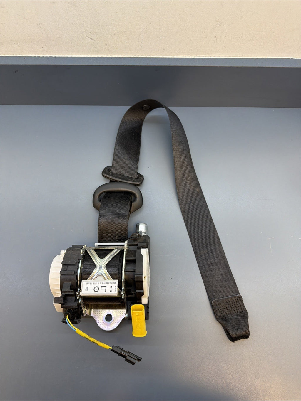 08-13 BMW E88 128i 135i Front Right Passenger Side Convertible Seat Belt OEM