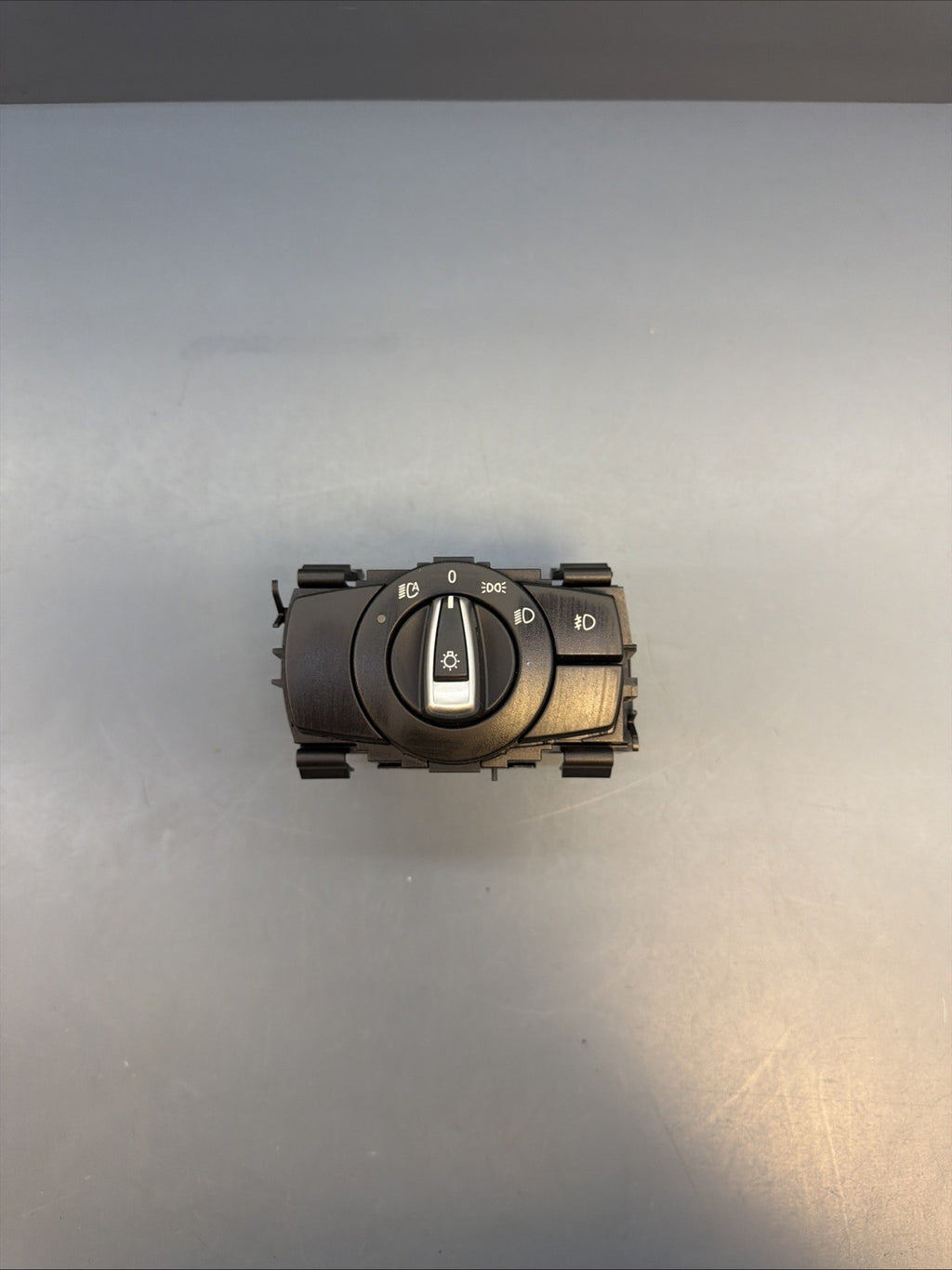 BMW E82 E88 E90 E91 E84 X1 335I XDRIVE 328I HEADLIGHT SWITCH UNIT 9169398