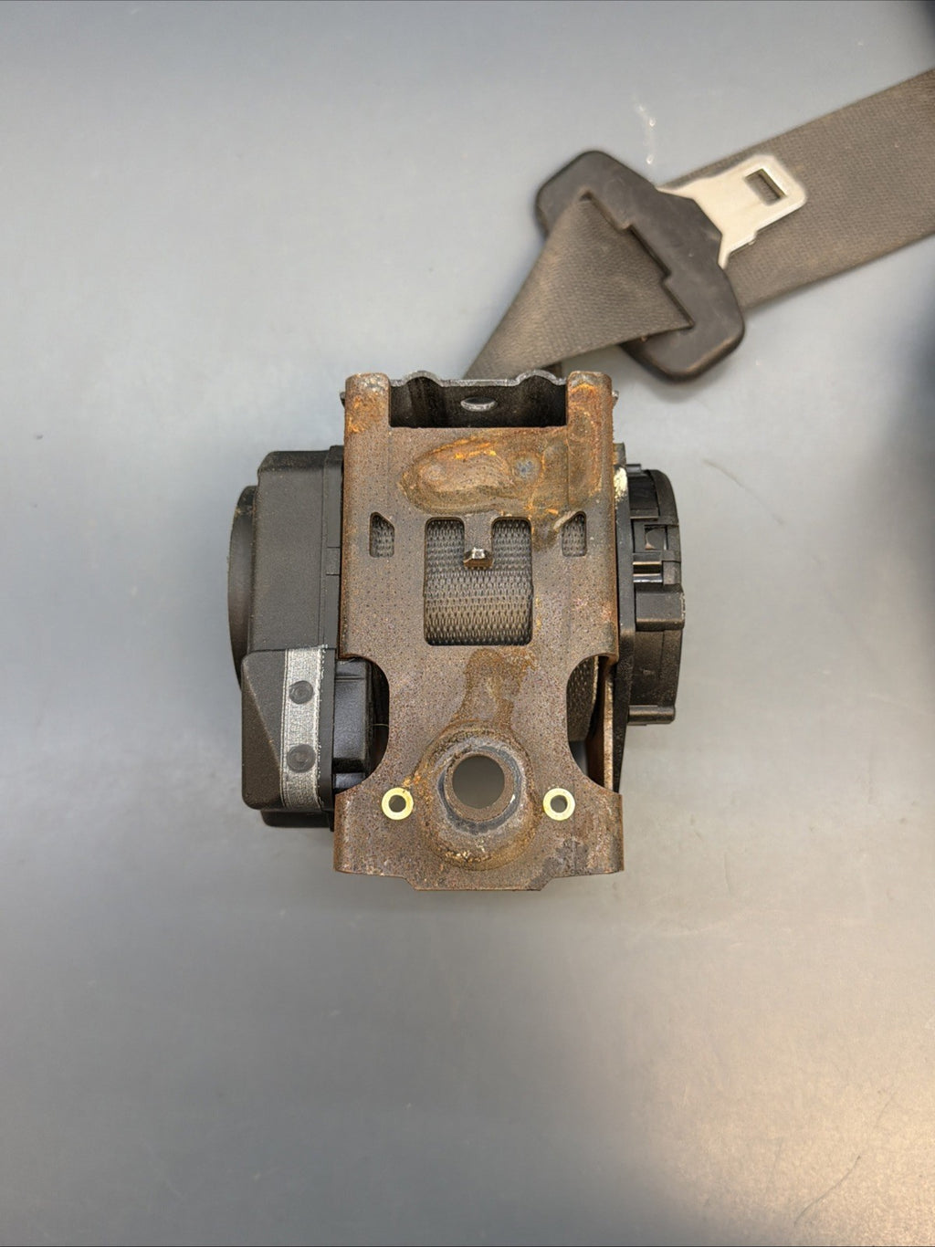 2006 BMW 750i Right Side SEAT BELT RETRACTOR OEM