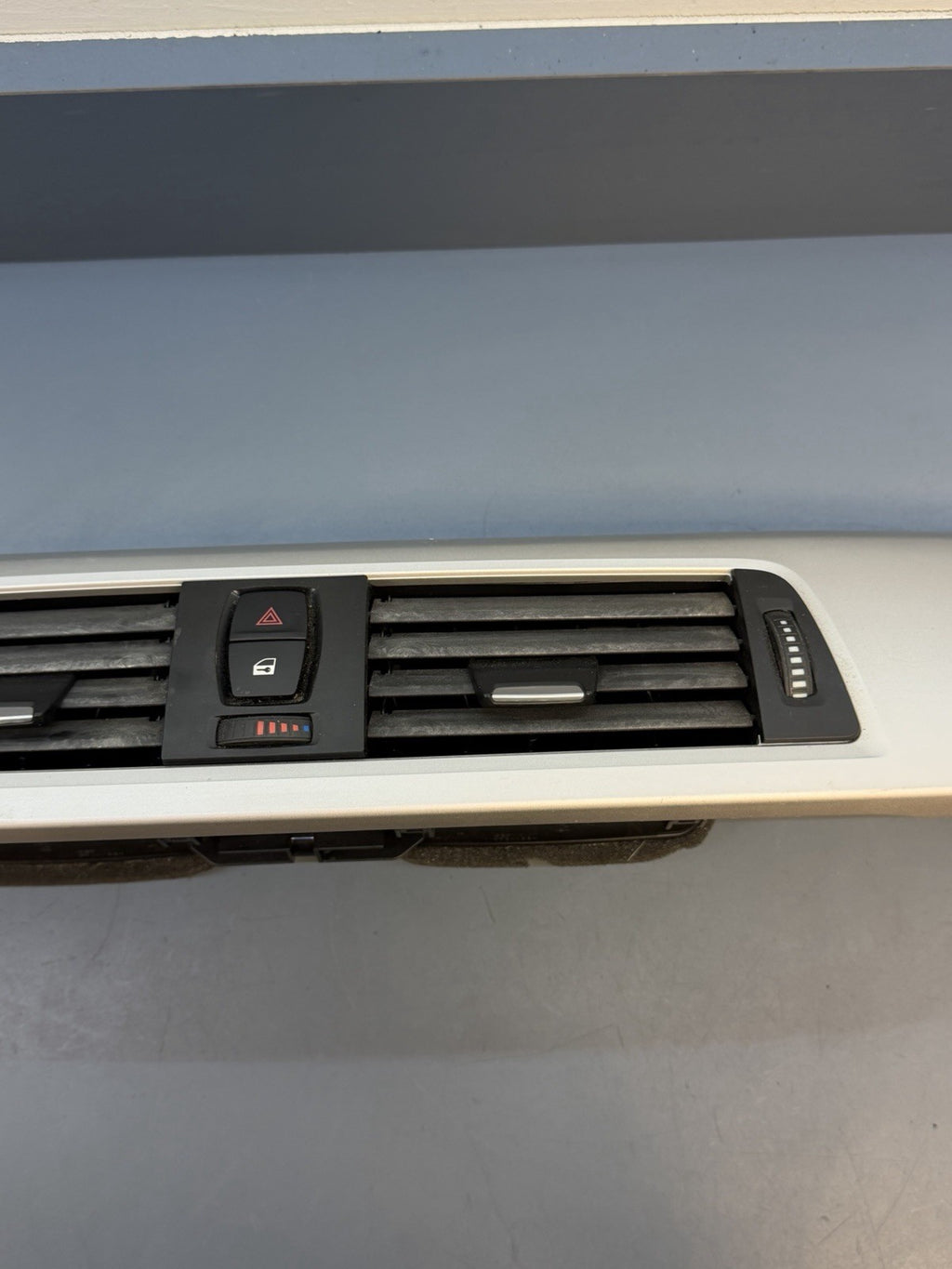BMW F30 F31 F32 F33 F36 Center Dash Trim w/ Dual Air Vent OEM 9218552 9231206