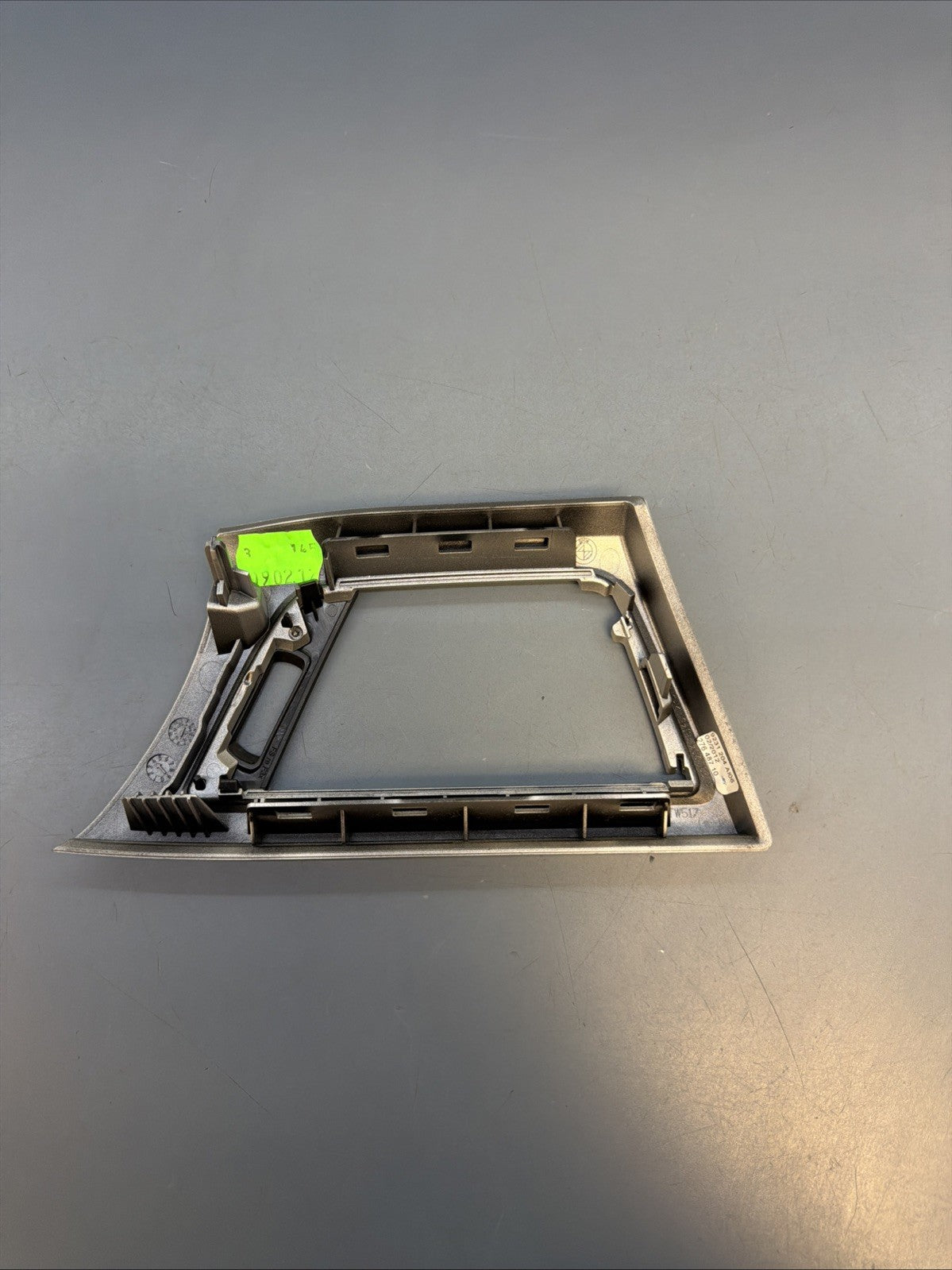 12-20 BMW F30 F32 FRONT LEFT DRIVER SIDE DASH AIR VENT TRIM Silver OEM 9231204