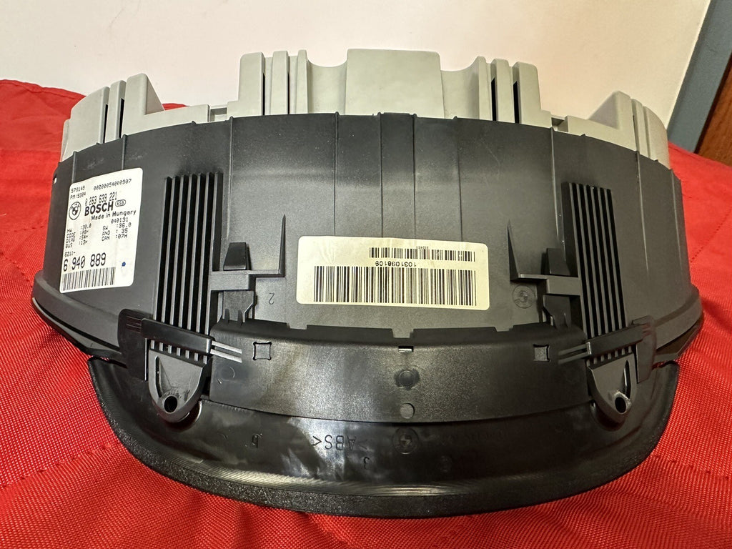 04-05 BMW 3 SERIES 330 INSTRUMENT GUAGE CLUSTER SPEEDOMETER 104K MILES OEM