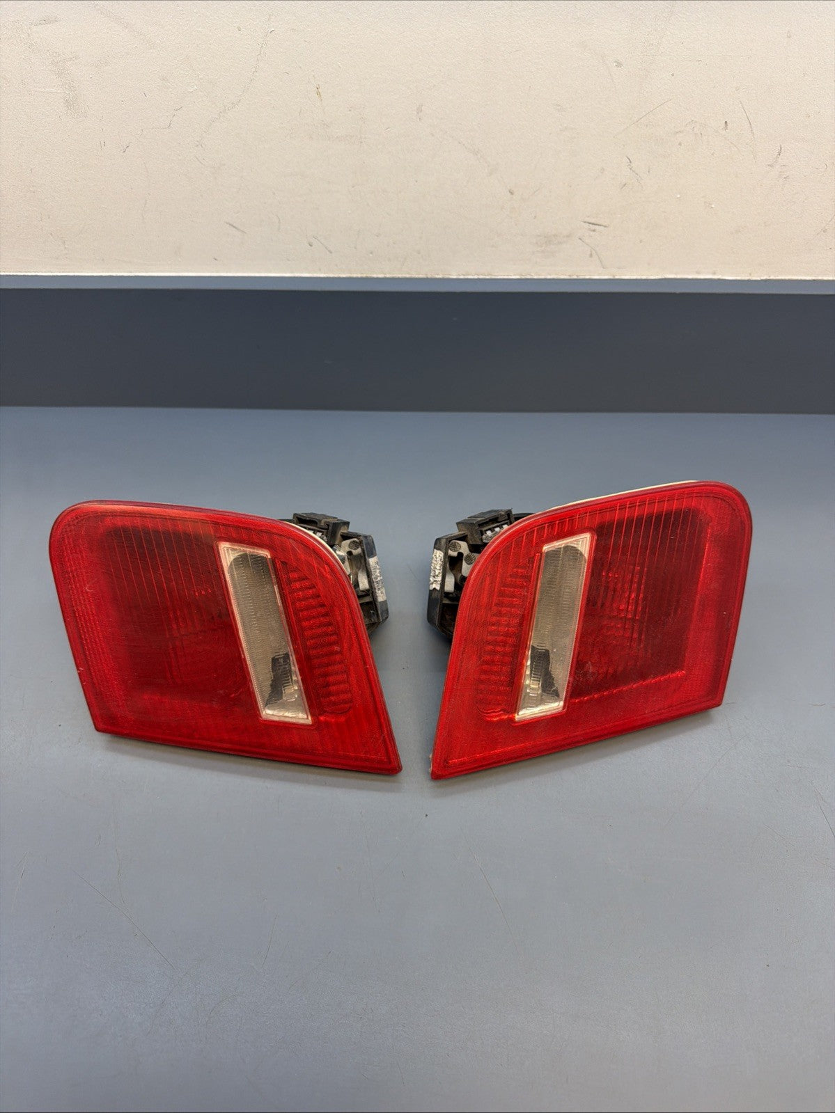 BMW E46 SERIES 3 Left and Right Side Tailgate light lamp Set 6907937 / 6907938