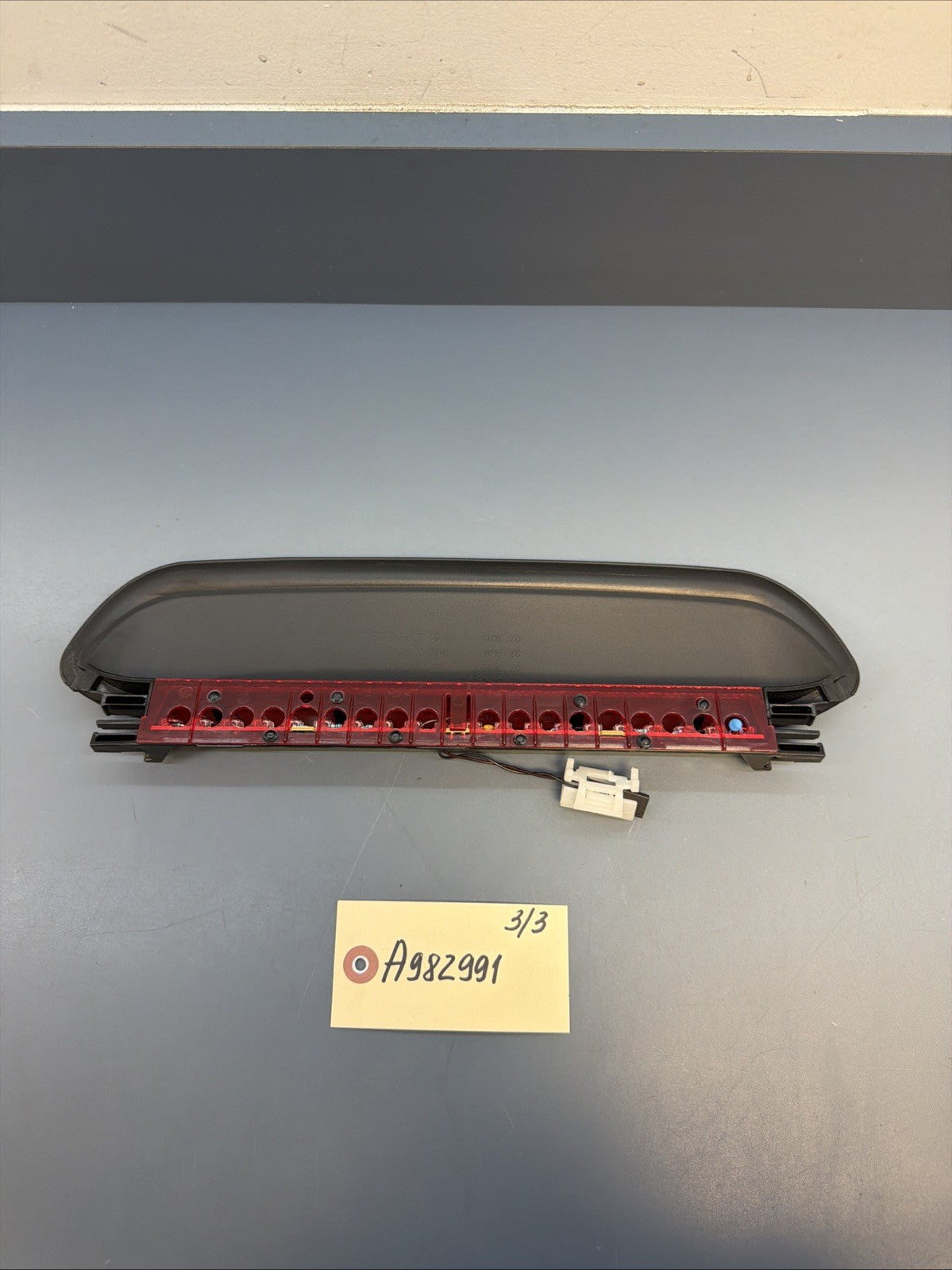 2006-2011 BMW E90 SEDAN 328I 330I 335I M3 THIRD BRAKE STOP LIGHT LAMP 7146059