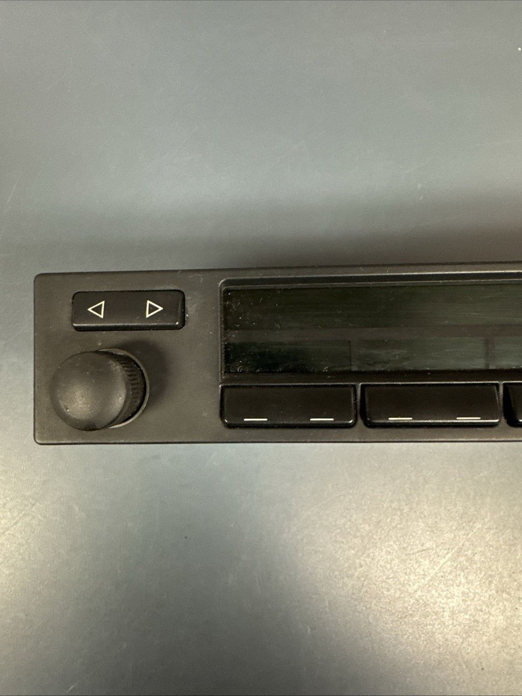 BMW E38 7-Series Information Display Radio Module Control Unit Panel 8352408