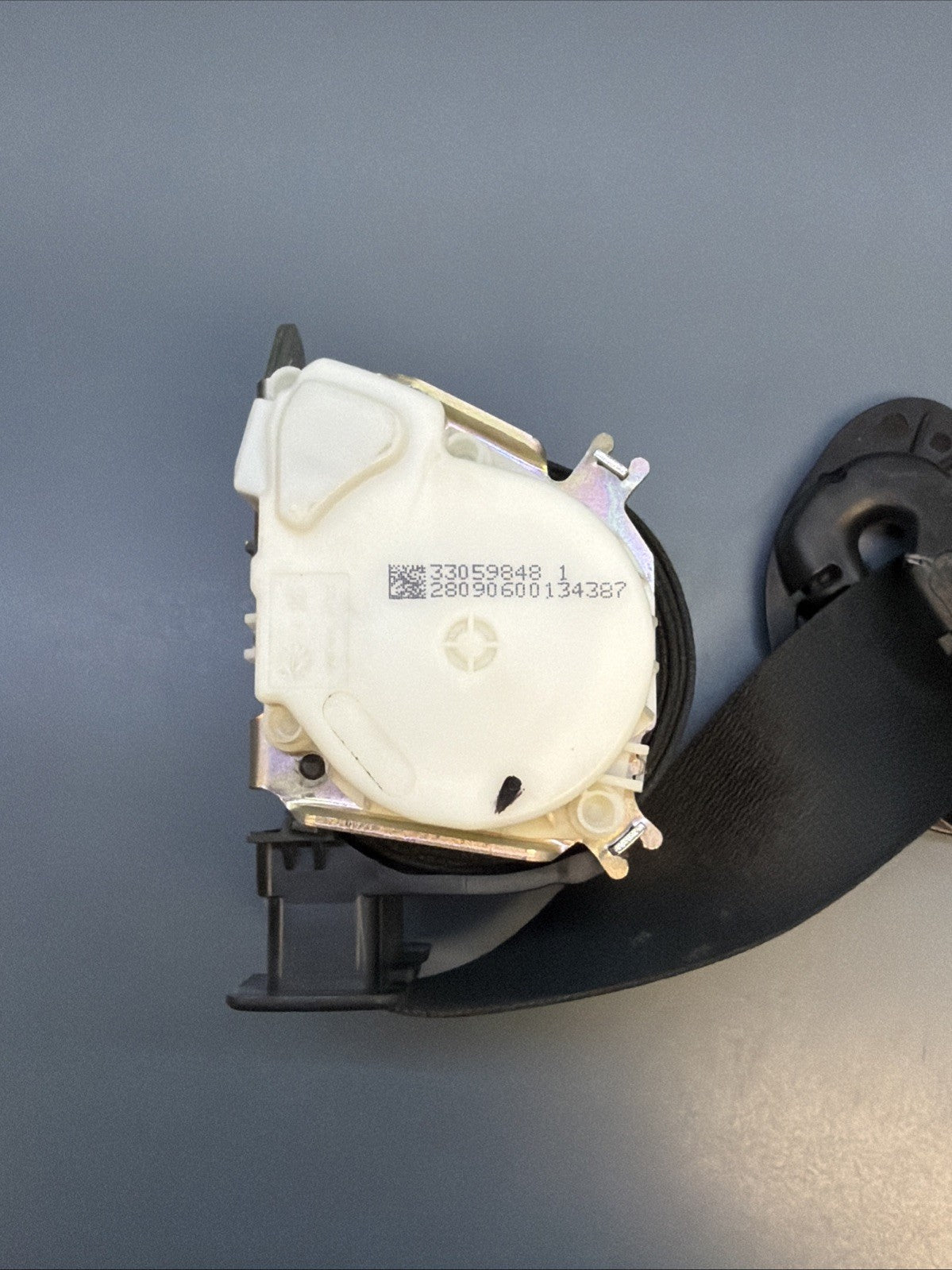 2006-2011 BMW 328i 335i E90 Left Front Seat Belt 72119117219 OEM
