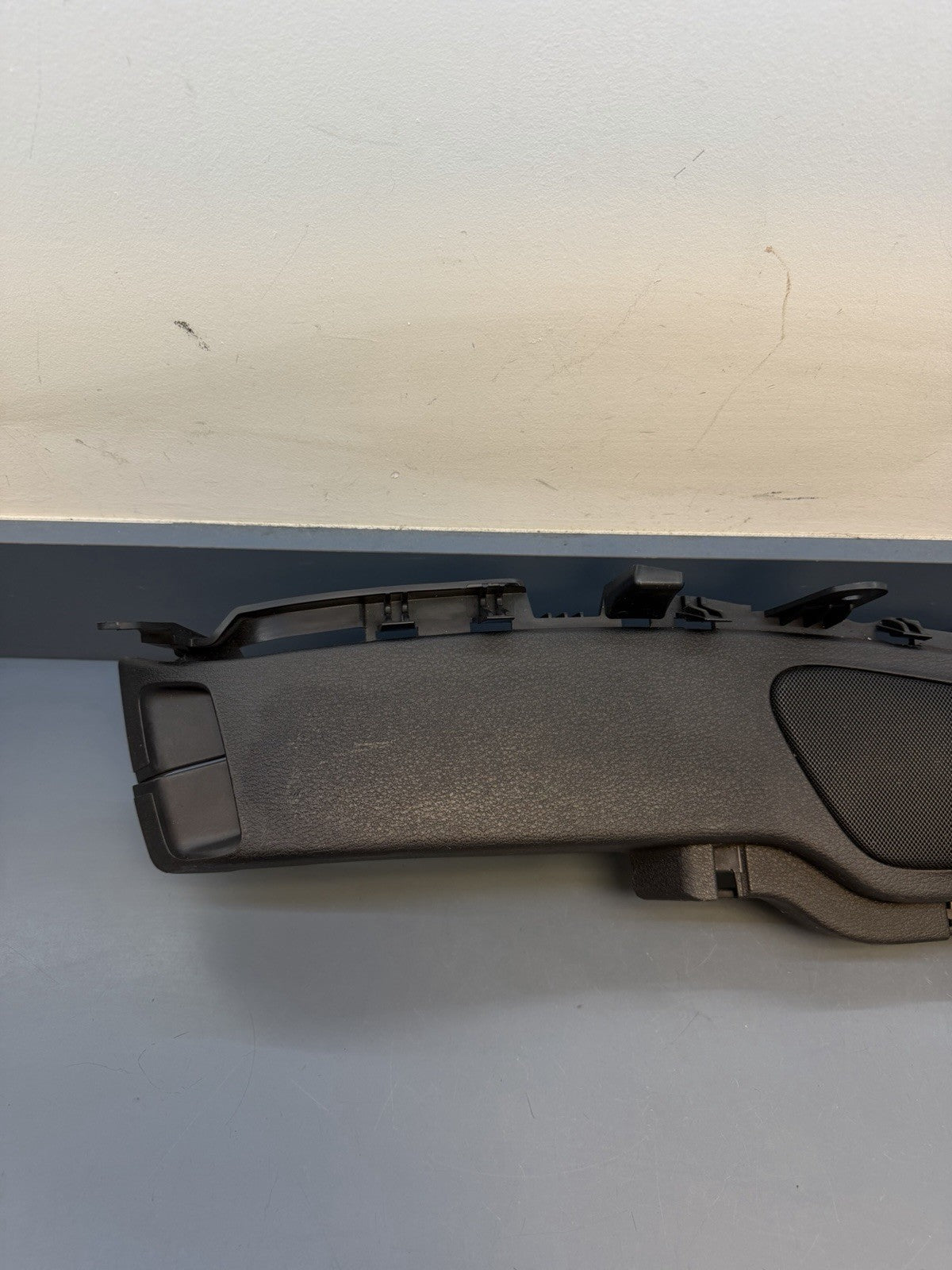 2013-2015 BMW X1 REAR RIGHT SIDE WINDOW SHELF SUPPORT W/ SPEAKER OEM 51462991854