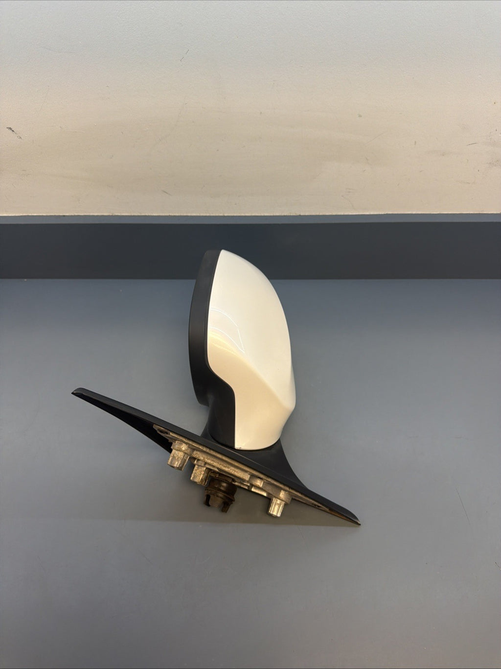 10-13 BMW E92 E93 3 Series LH Driver Side View Power Door Mirror 7208146 WHITE