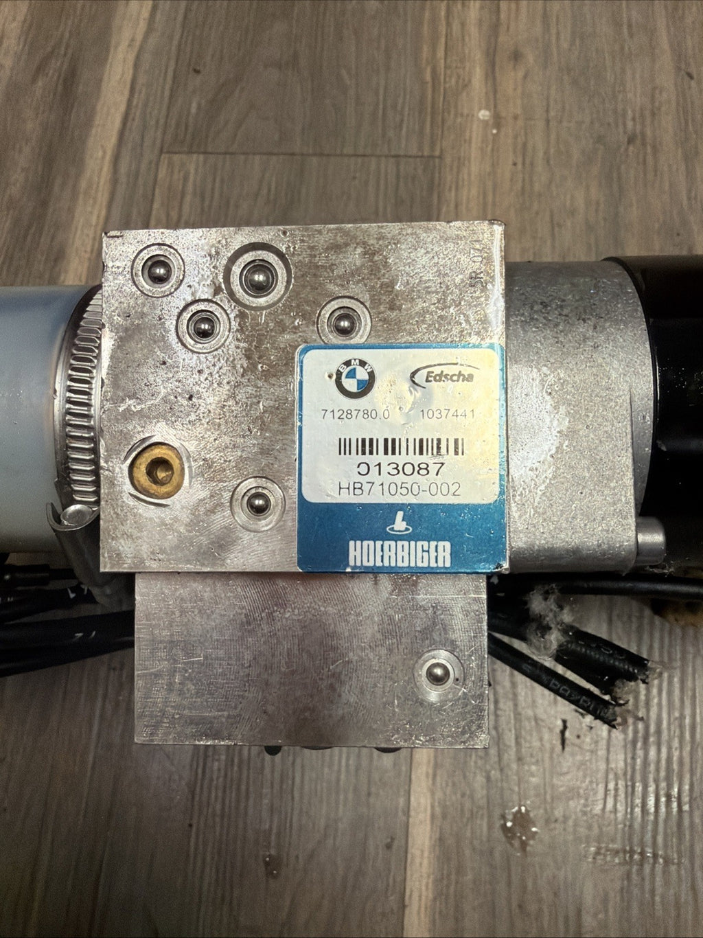 07-13 OEM BMW E93 M3 335 Convertible Hardtop Roof Pump Hydraulic Motor 7128780