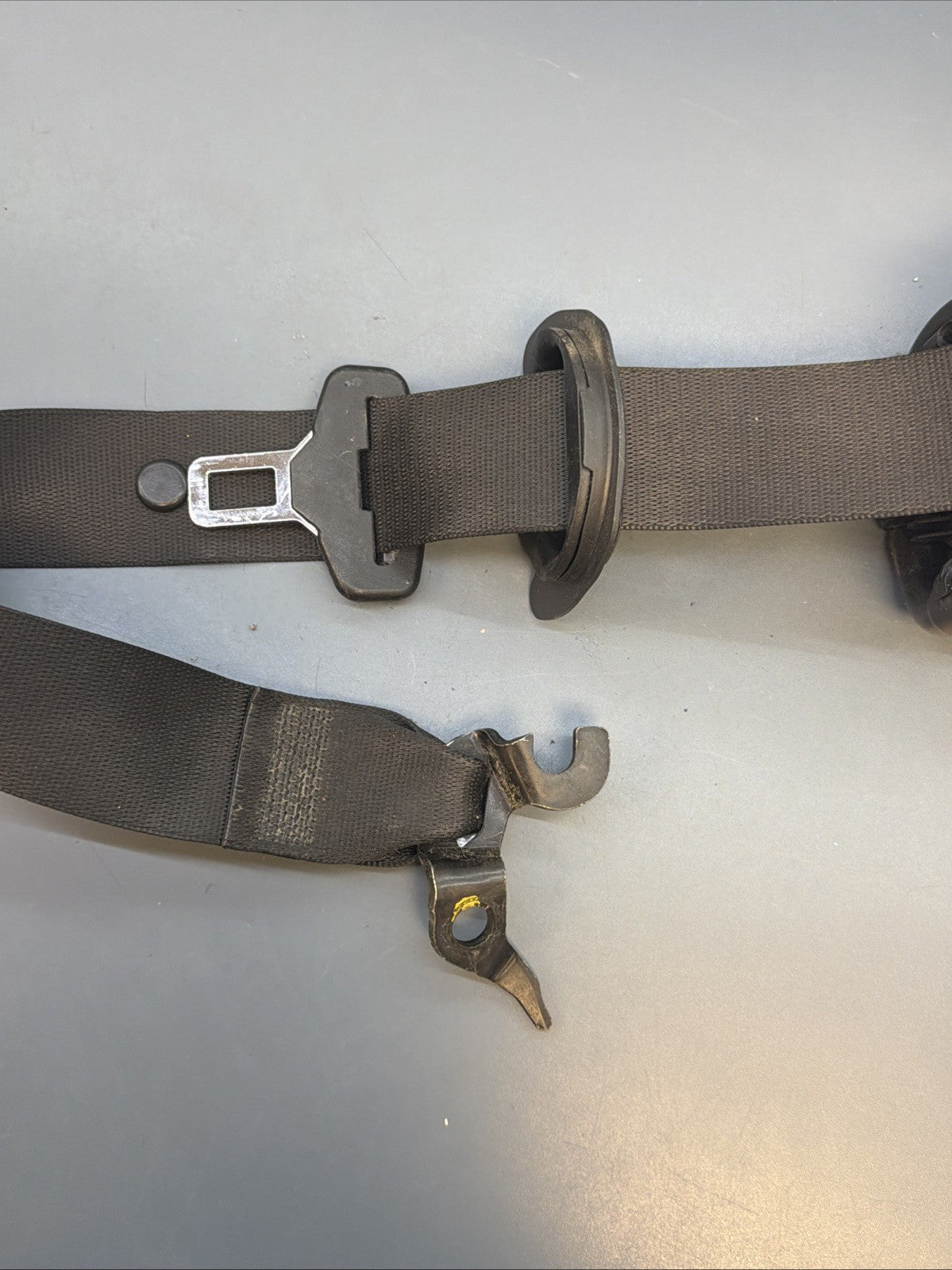 2014 BMW X3 FRONT LEFT DRIVER SIDE SEAT BELT RETRACTOR OEM