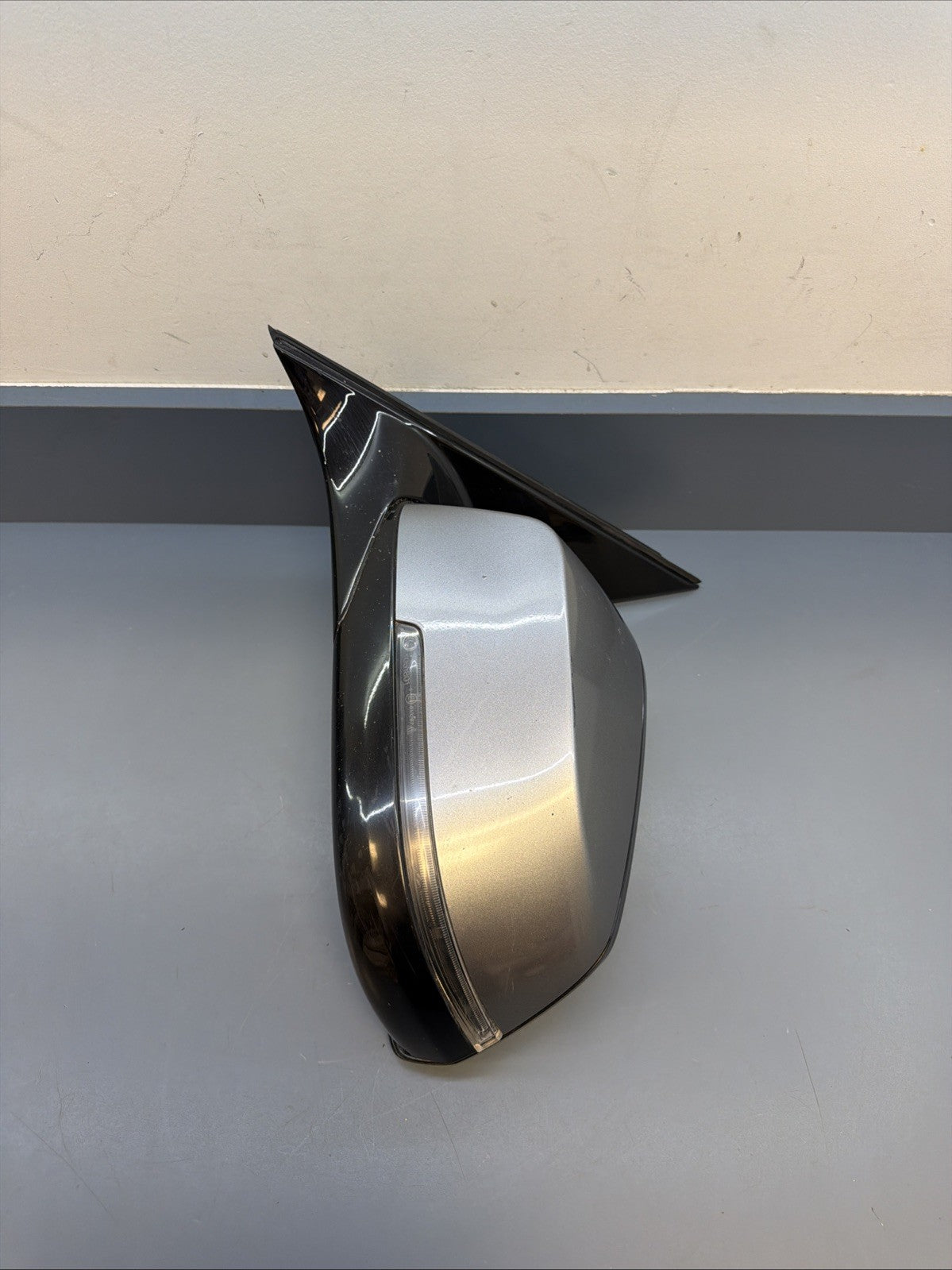 11-13 BMW 528i F10 Front Left Driver Side Rear View Door Mirror A046412 Oem