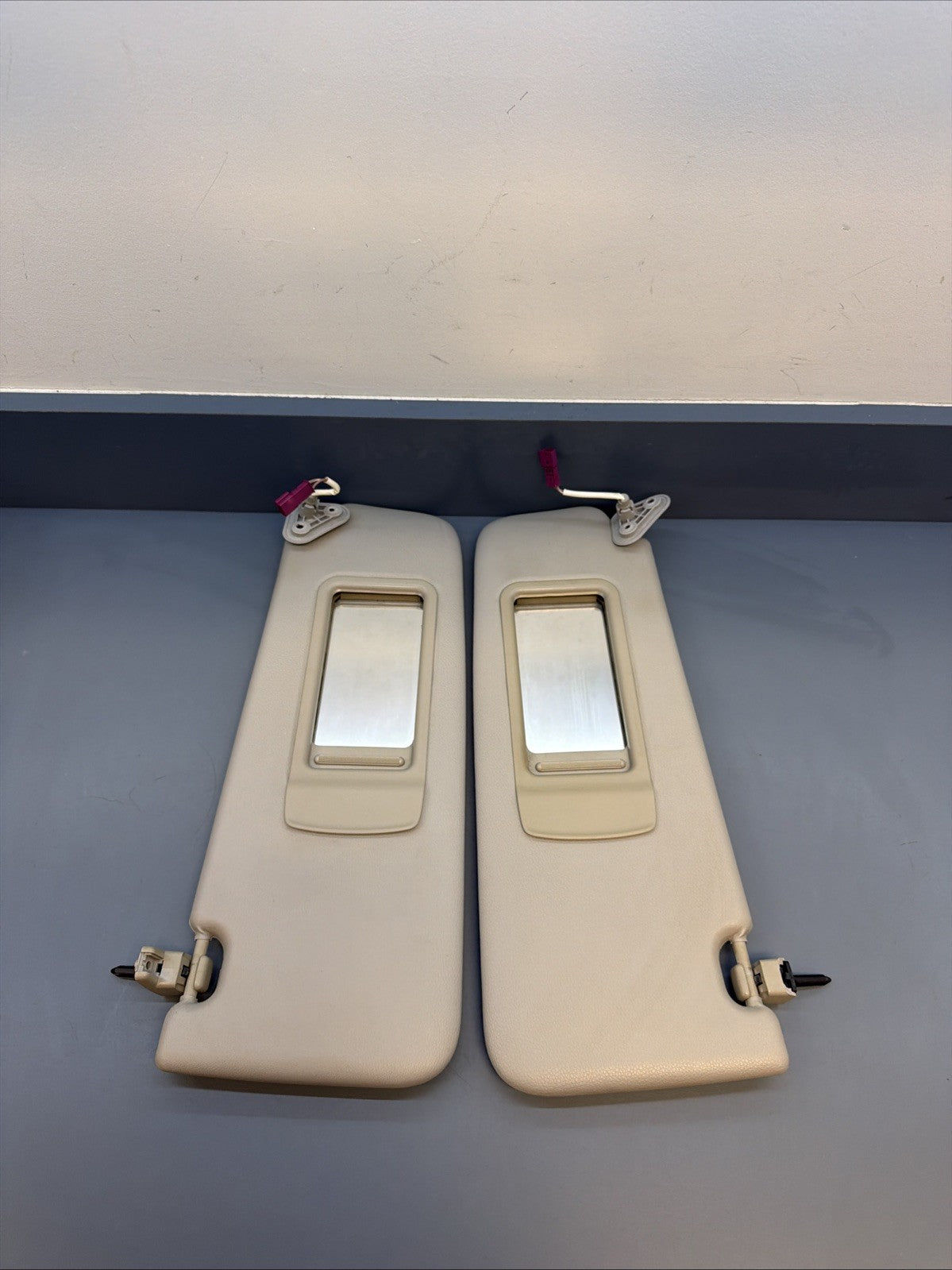 BMW E90 E91 E92 E93 Sun Visor Set OEM – Driver & Passenger Gray 6957369 6957370