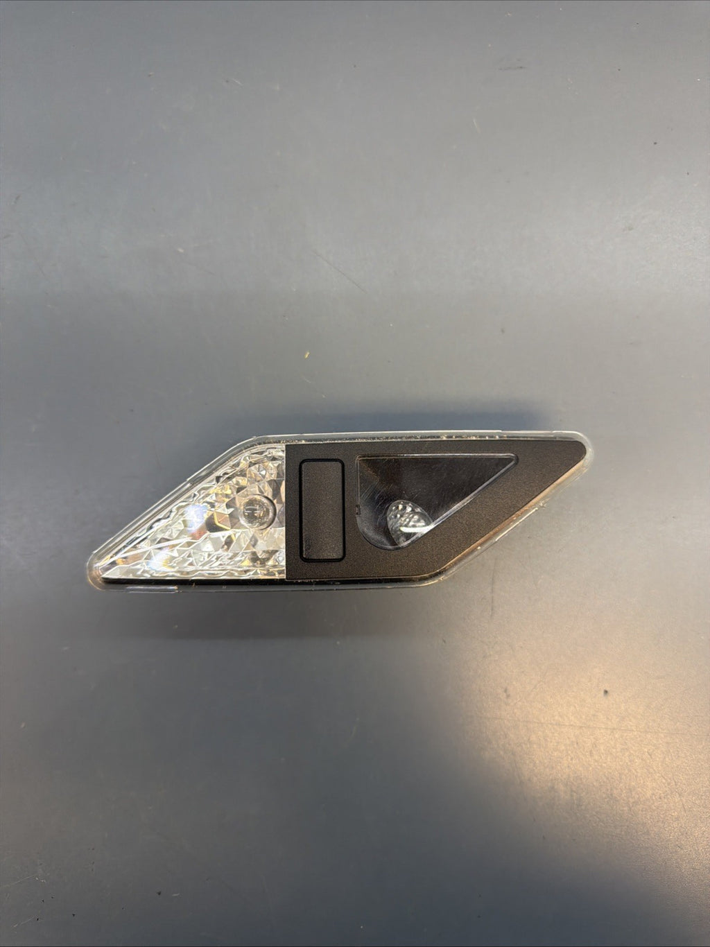 BMW 325i/330 Interior Reading Map Light REAR RIGHT 8375586 OEM