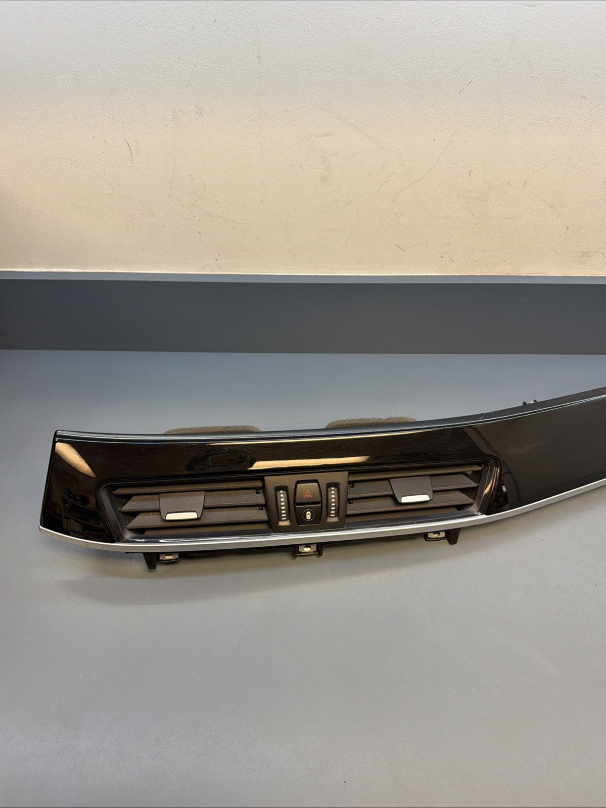 2014-2019 BMW X1 F48 X2 F39 Dash Console Trim Panel 9332485 OEM