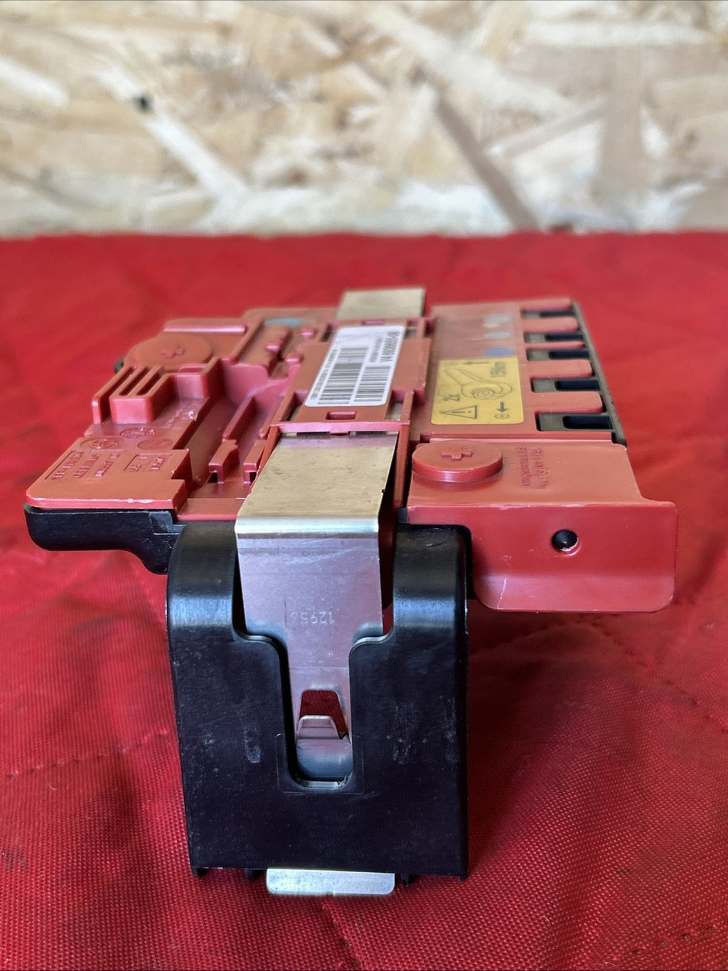 BMW X1 E81 E82 E84 E87 E88 E90 E91 E92 Power Distribution Box Fuse Unit 6936655