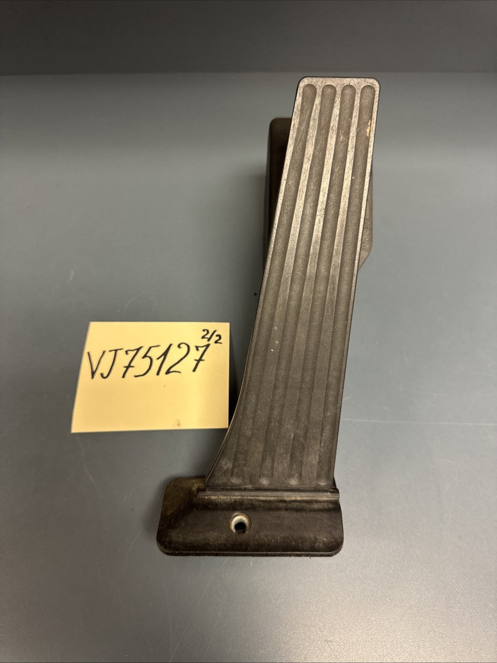 07-13 BMW E82 E88 E90 E92 128i 135i Gas Pedal Accelerator 35426786588 OEM
