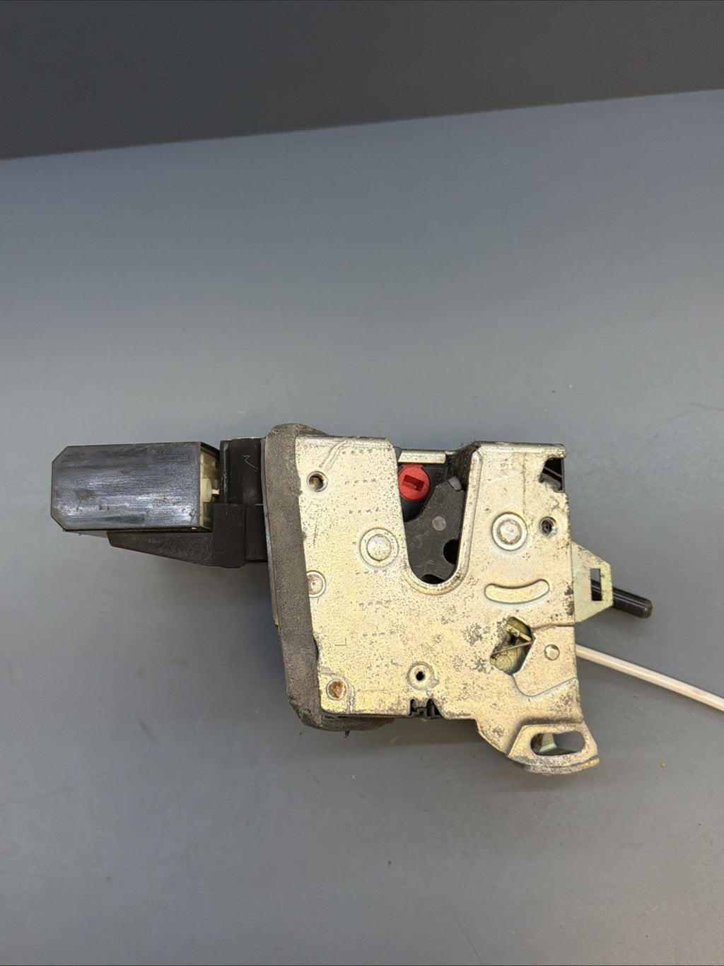 97-03 BMW E39 525 530 540 Rear Right Passenger Door Lock Latch Actuator 8352165