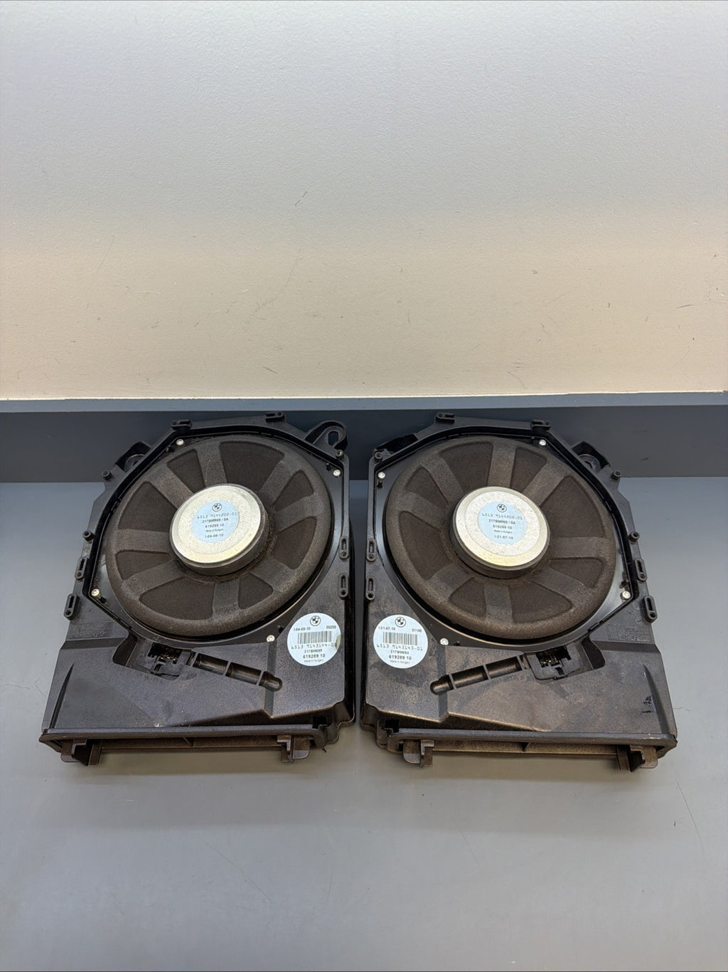 08-13 BMW E92 E90 3 SER FRONT LEFT & RIGHT HI-FI SUBWOOFER SET 9143143 9143144