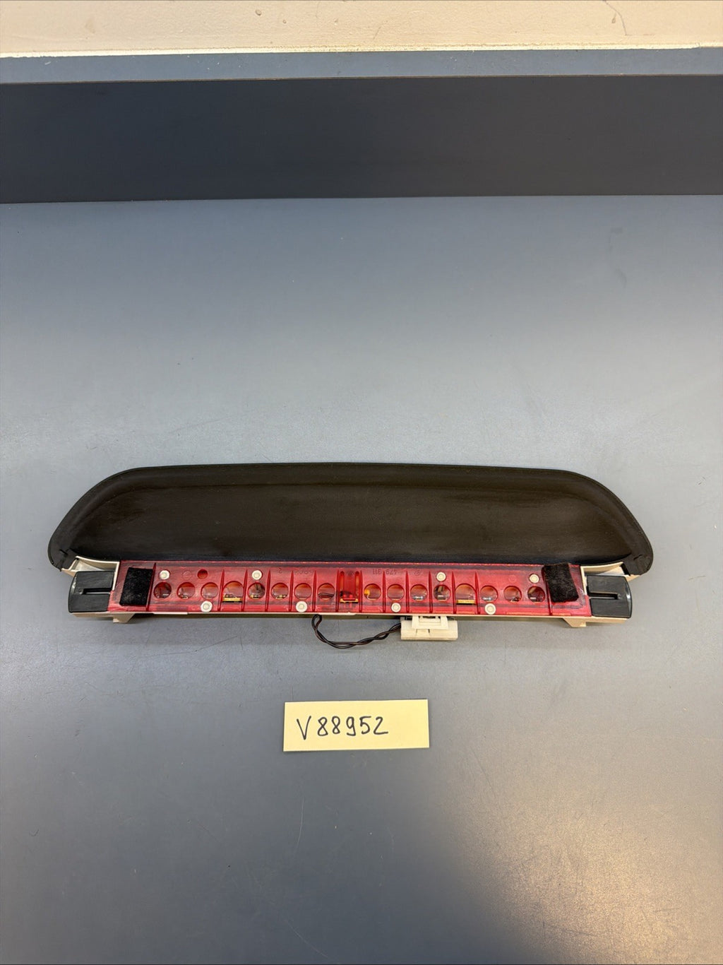 07-13 BMW 335I 328I E92 COUPE REAR 3RD THIRD TAIL BRAKE STOP LIGHT LAMP 7174628