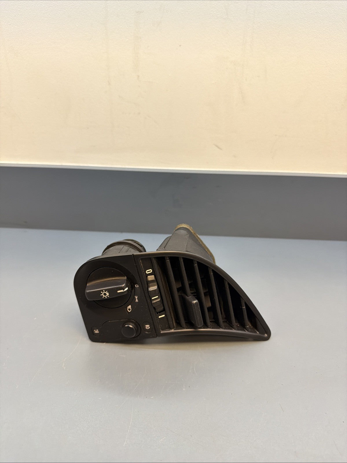 1992-1998 BMW 318I 325I 328I AIR VENT HEADLIGHT W/SWITCH CONTROL OEM 13933931