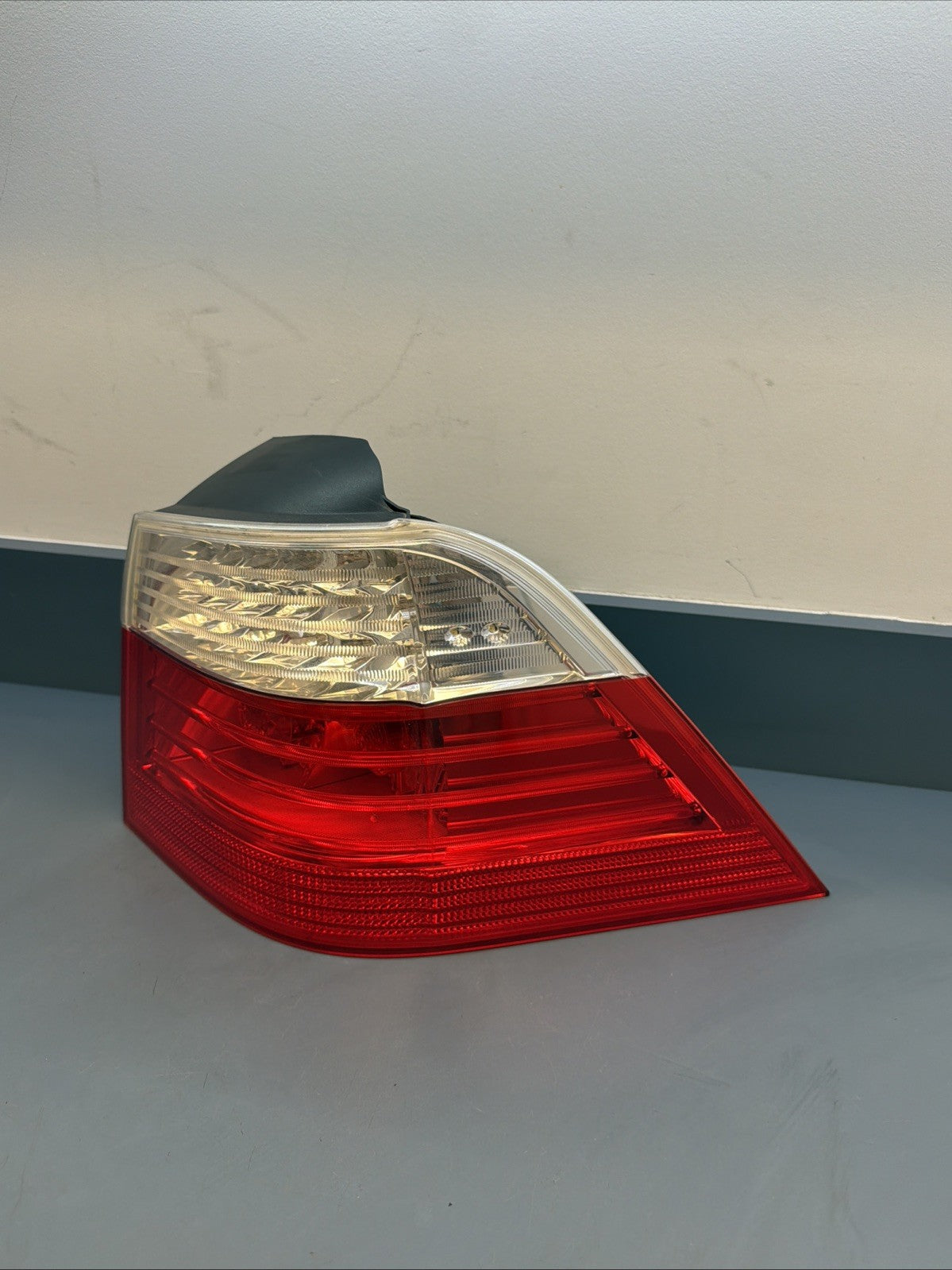 08-10 BMW E61 535I 528I LCI WAGON REAR RIGHT OUTER TAIL LIGHT ASSEMBLY 7177696