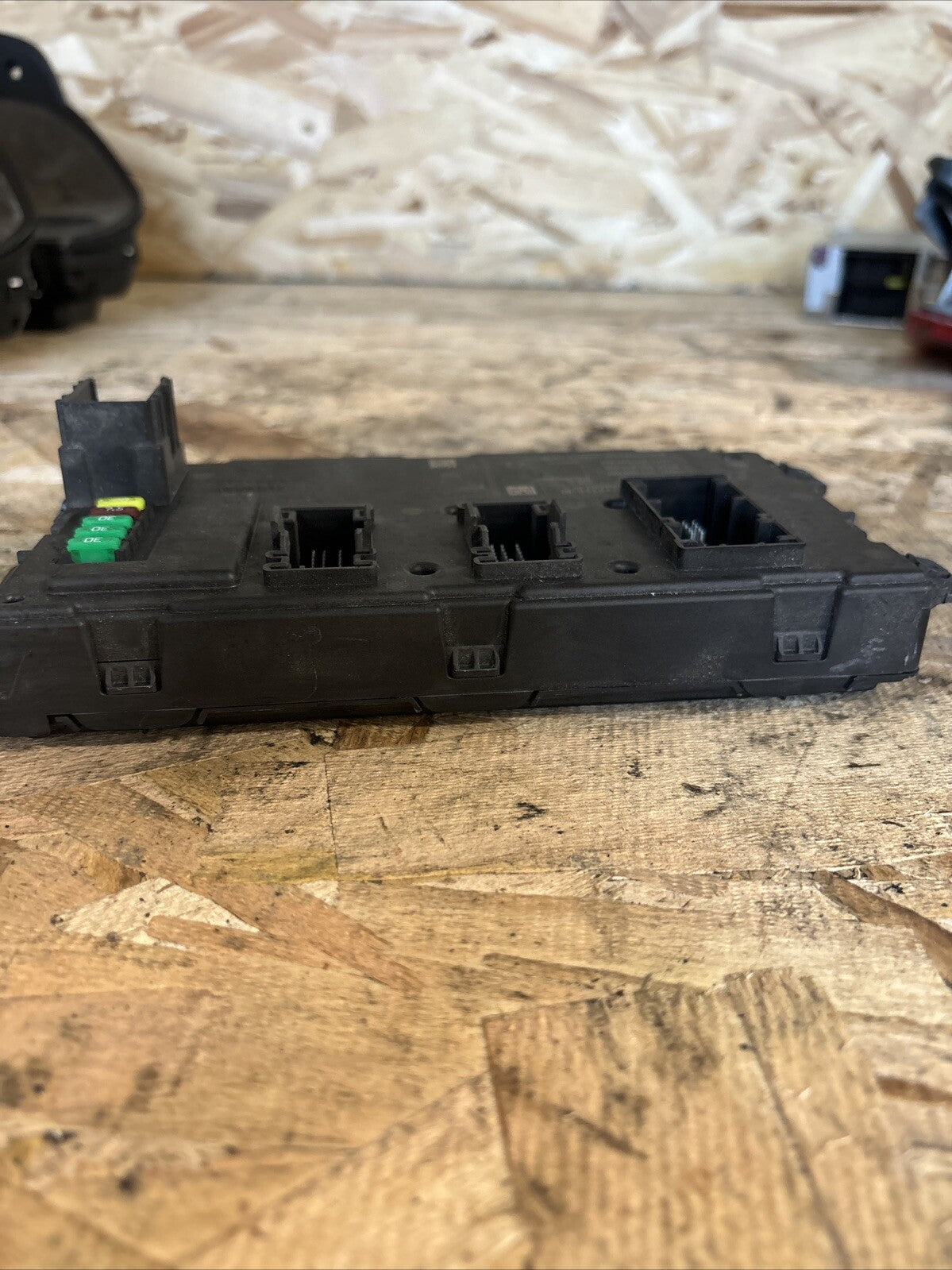 12-17 BMW 320i 328i F30 Electronic Body Control Module BCM OEM 9298960-01