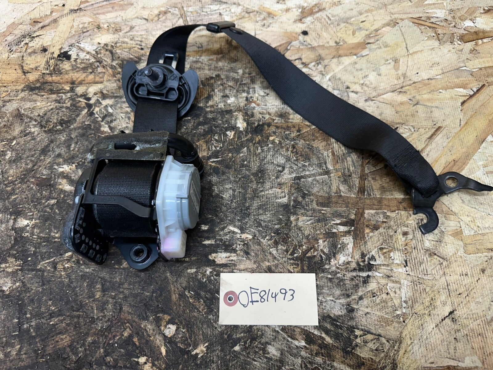 BMW 2011-2019 F25 X3 FRONT RIGHT PASSANGER SEATBELT RETRACTOR OEM 3066322