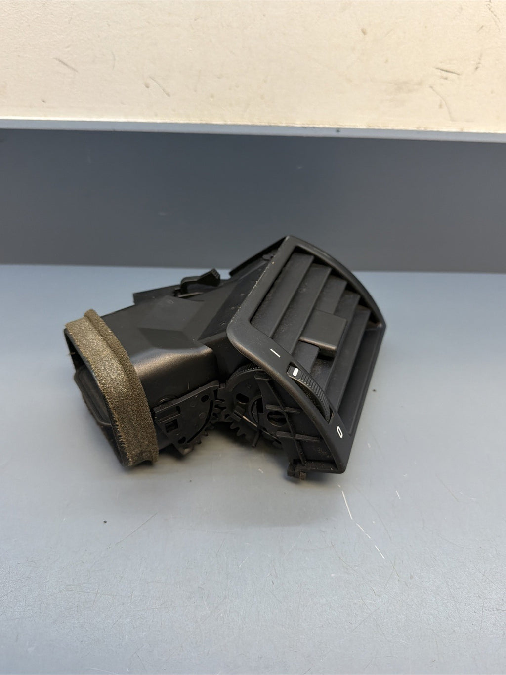 01-06 BMW E46 325 328 330 M3 RIGHT PASSENGER DASH AC AIR VENT GRILL OEM 8361898