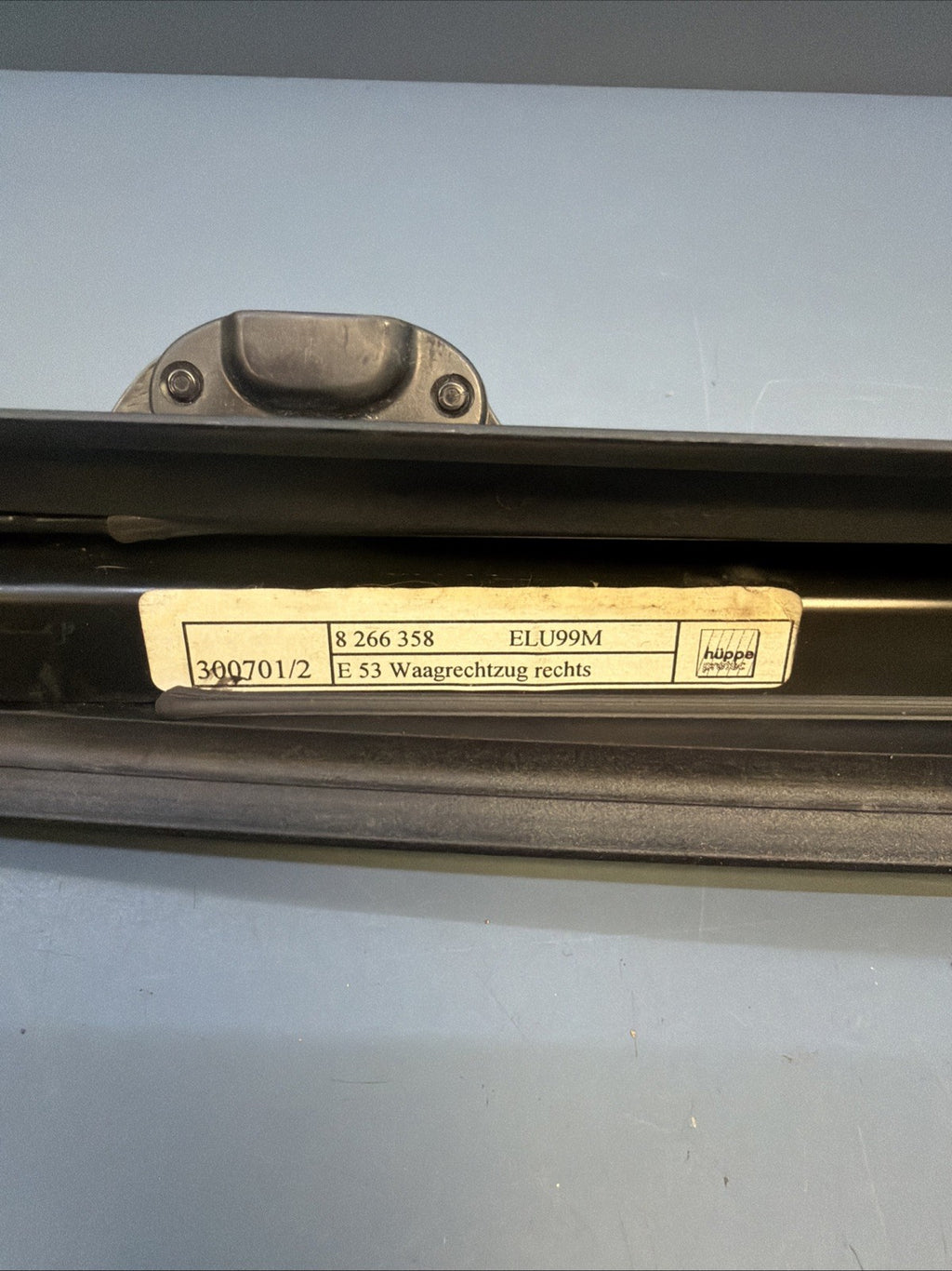 2000-2006 BMW E53 X5 4.4i 3.0i REAR RIGHT Quarter Window Shade OEM 8266358